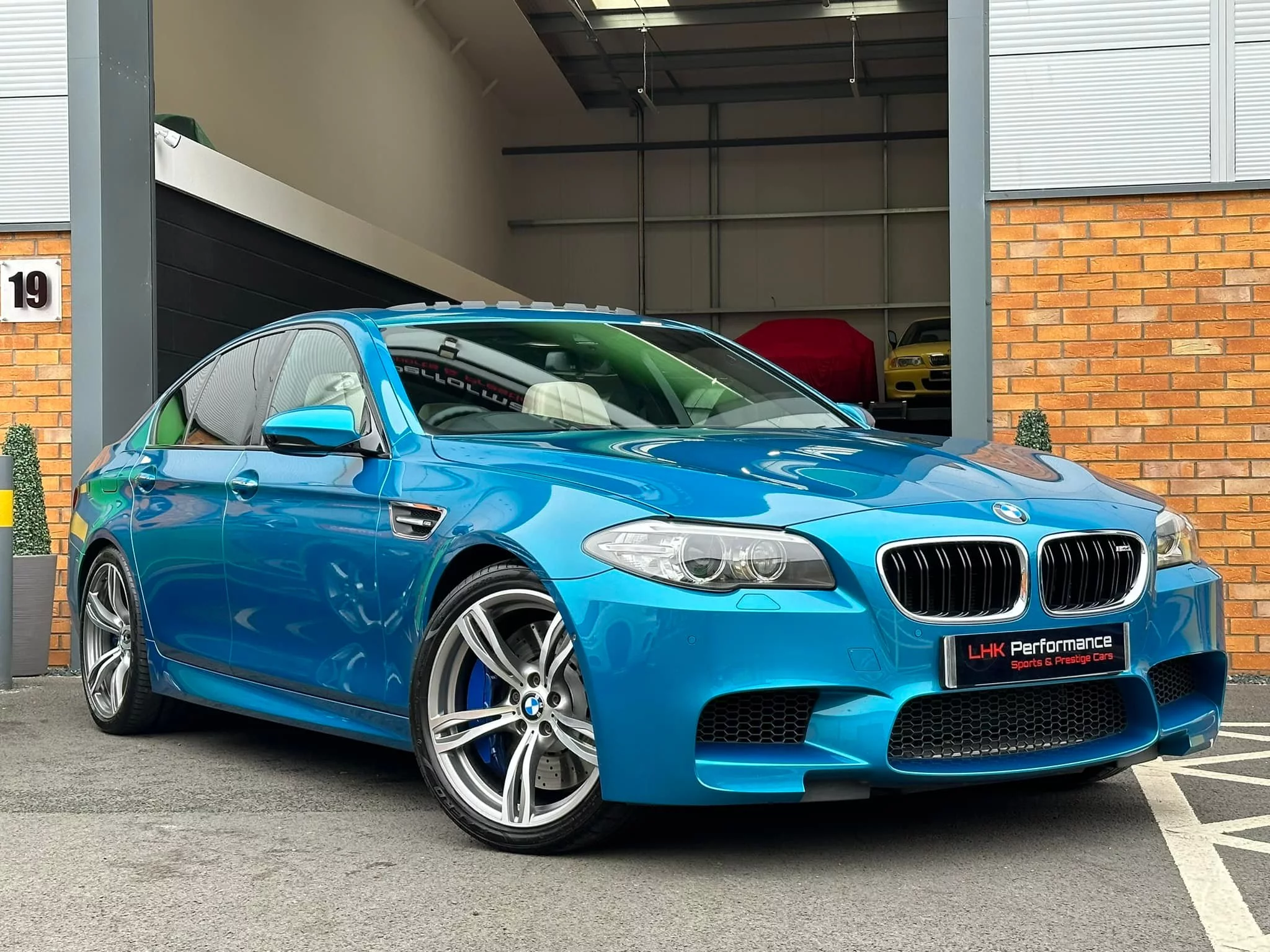 Atlantis BMW M5