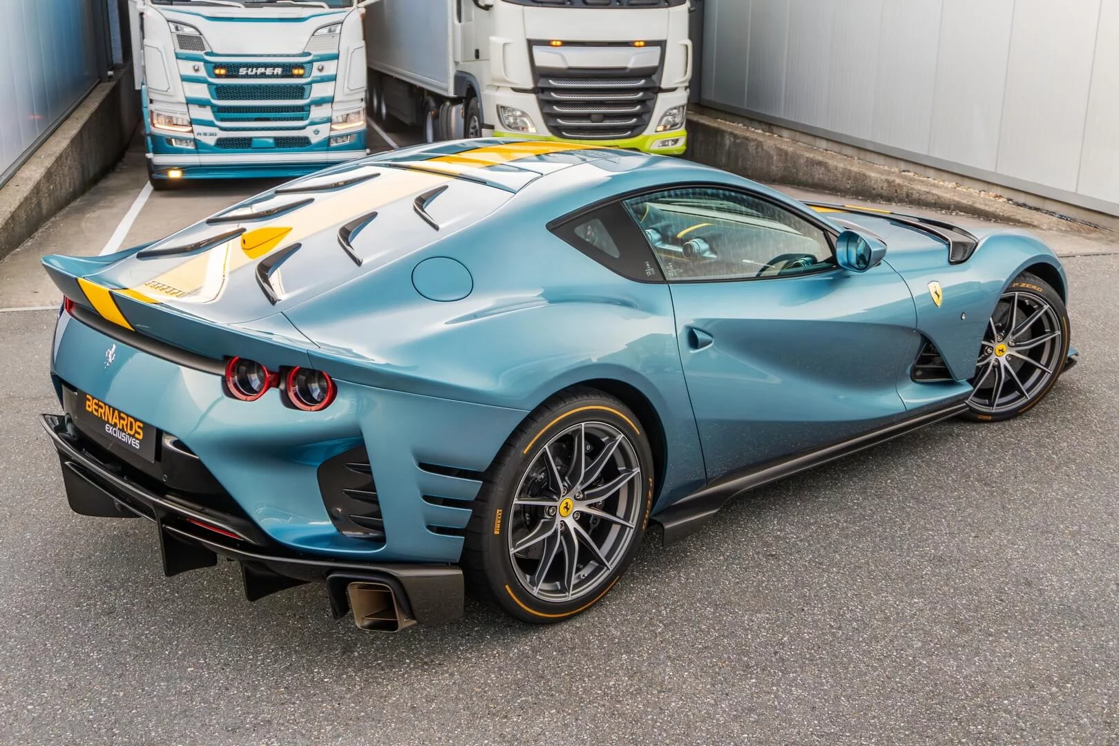 Azzurro Metallizzato Ferrari 812