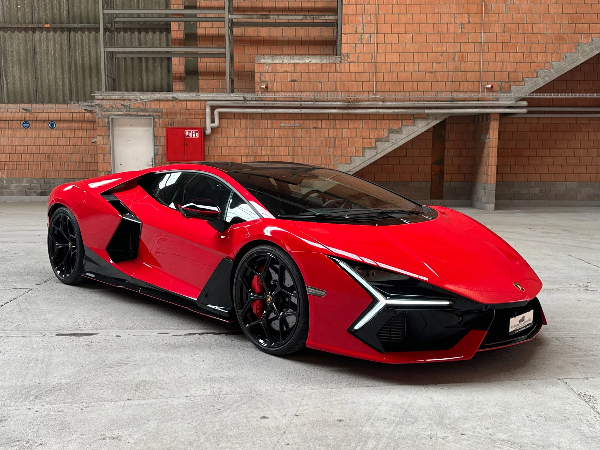 Rosso Mars Lamborghini Revuelto