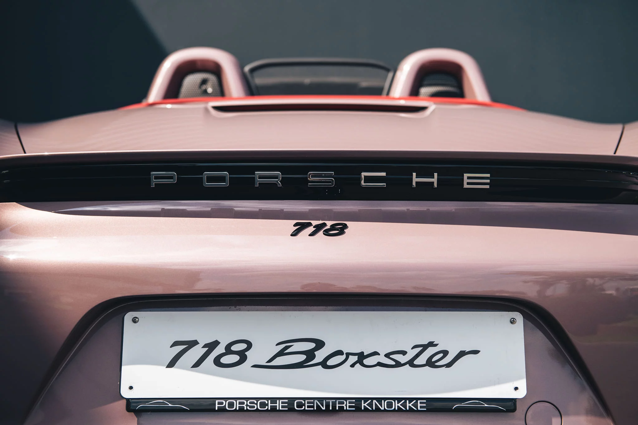 Frozen Berry Metallic Porsche 718