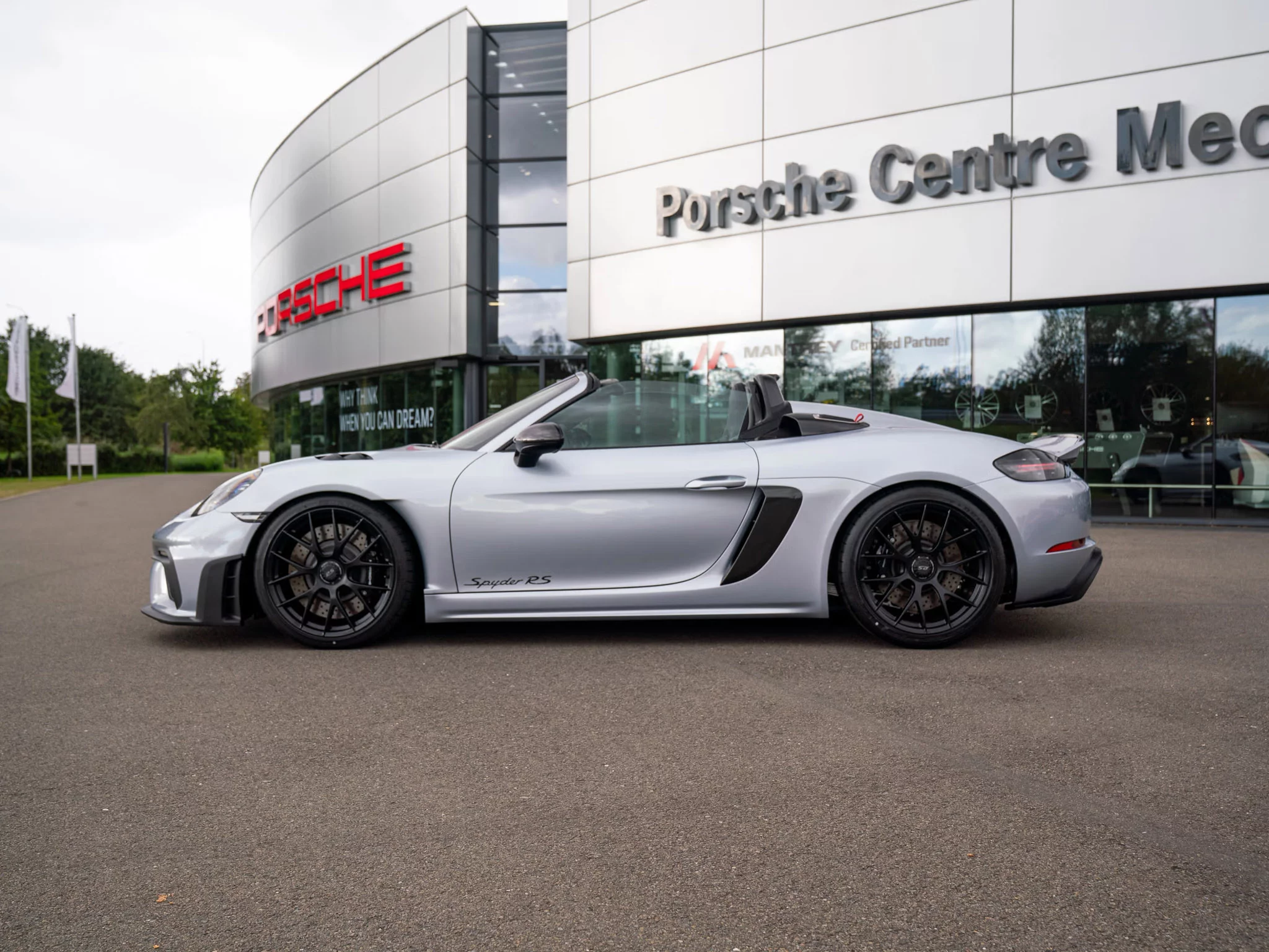 Polar Silver Metallic Porsche 718 Spyder RS