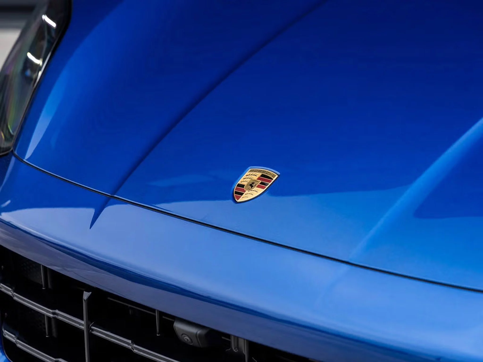 Sepang Blue Porsche Cayenne