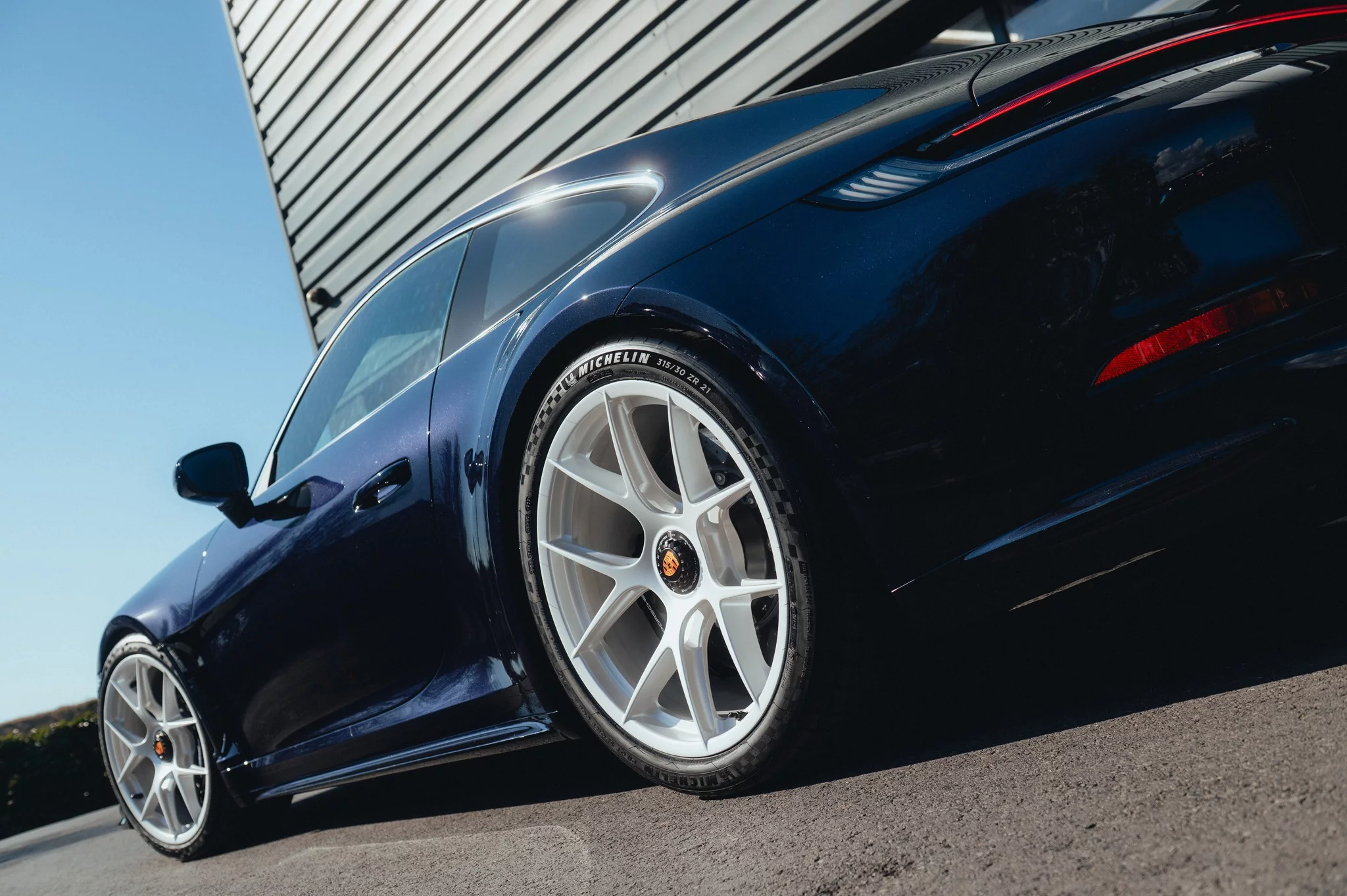 Carbon Black Porsche 911 S/T