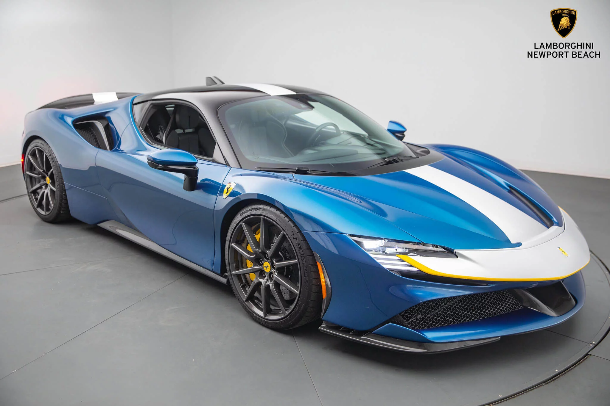 Blu Abu Dhabi Ferrari SF90
