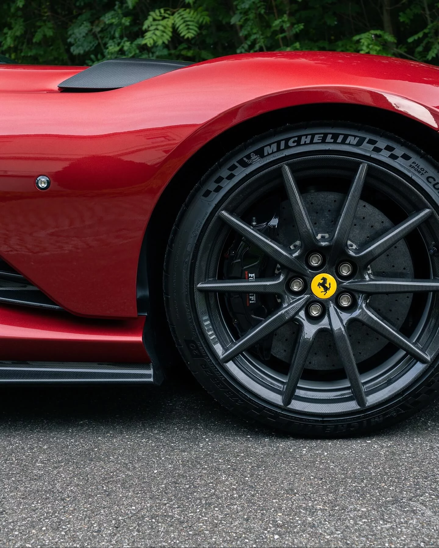 Rosso Fiorano Ferrari 812
