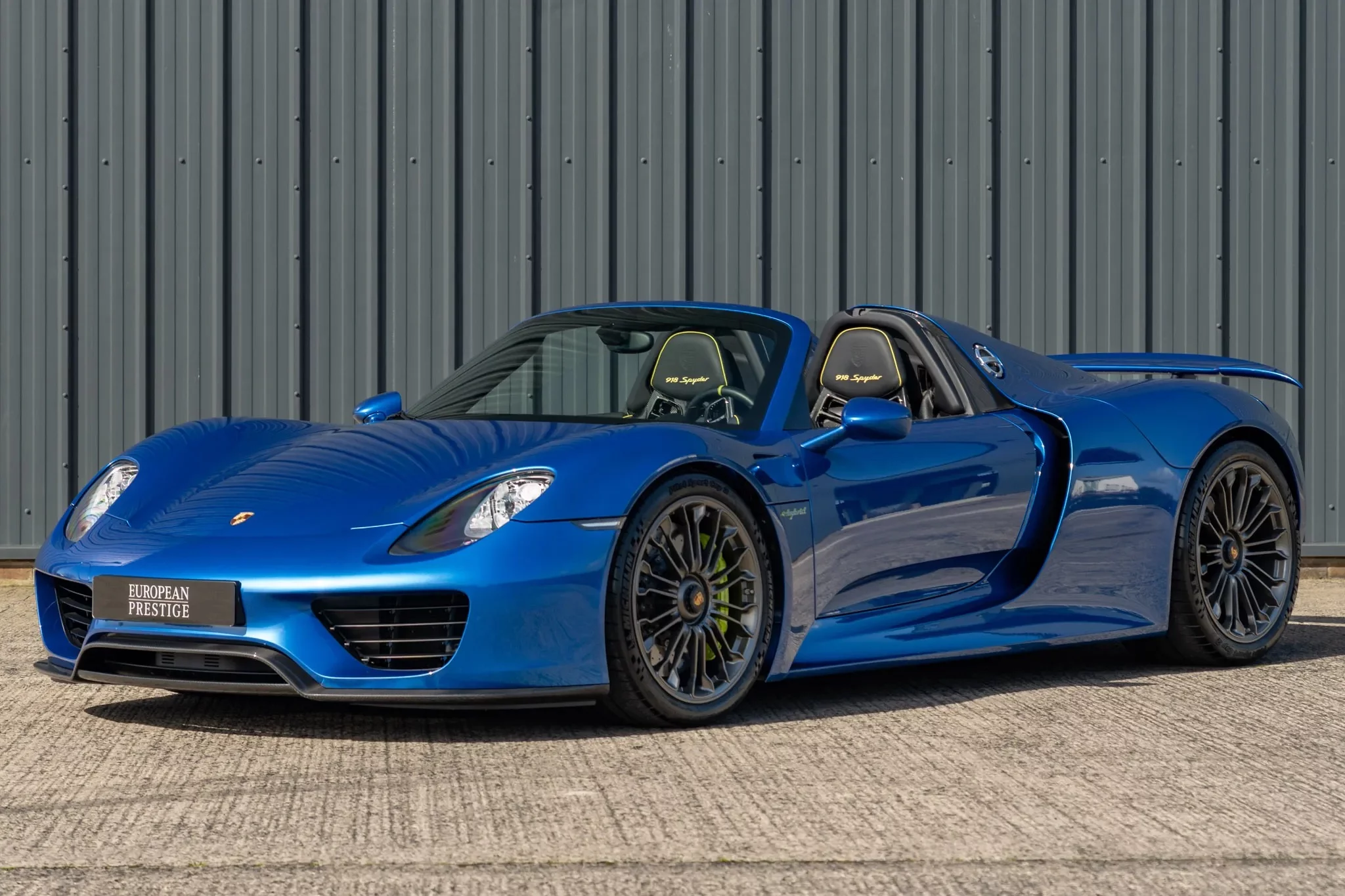 Sapphire Blue Metallic - Porsche 918 Spyder | carpaints.co