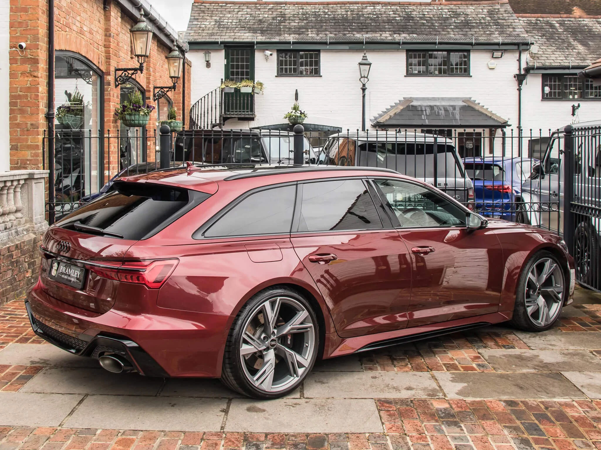 Rubino Red Audi RS6 Avant