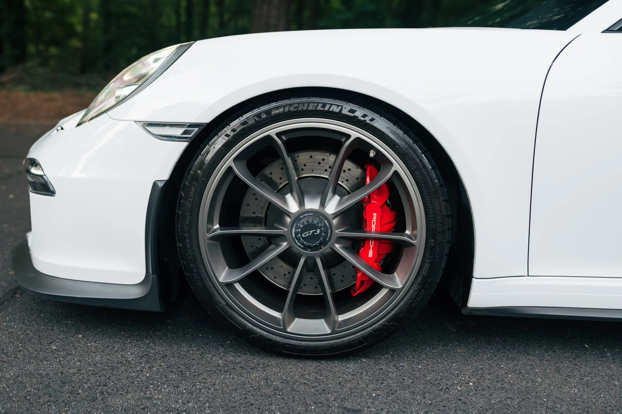 Pure White Porsche 911 GT3