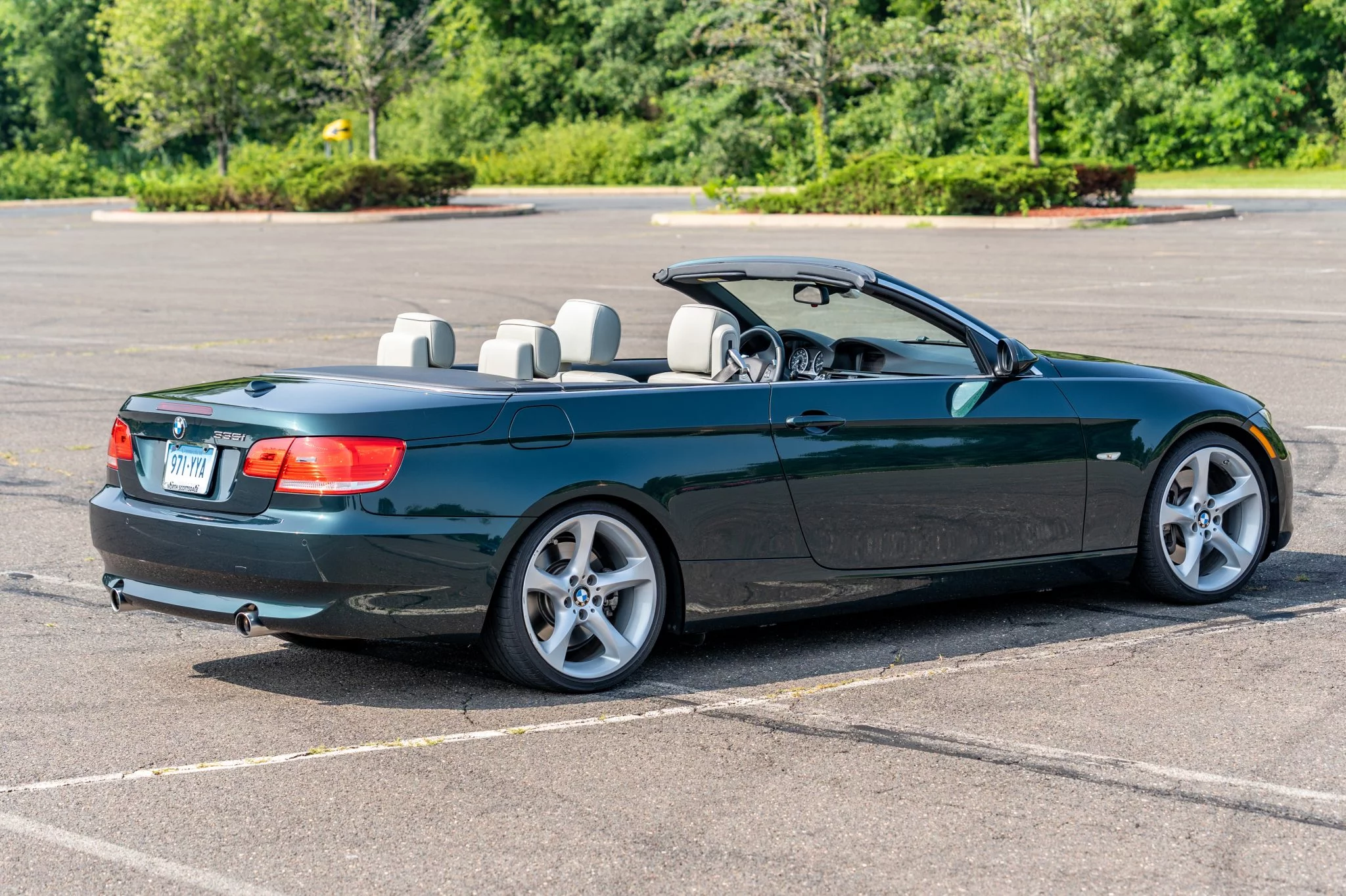 Deep Green BMW 3 Series