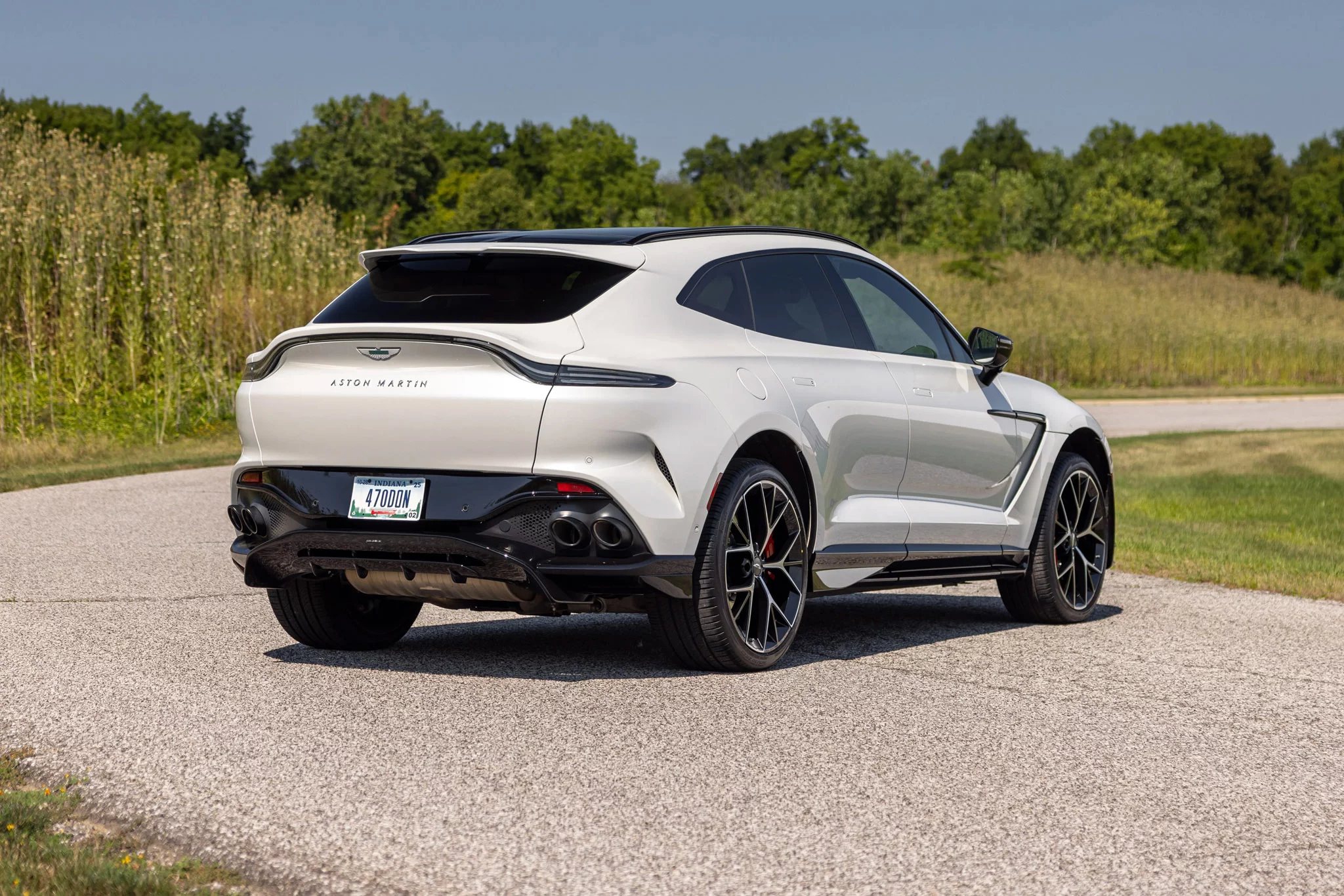 Neutron White Aston Martin DBX