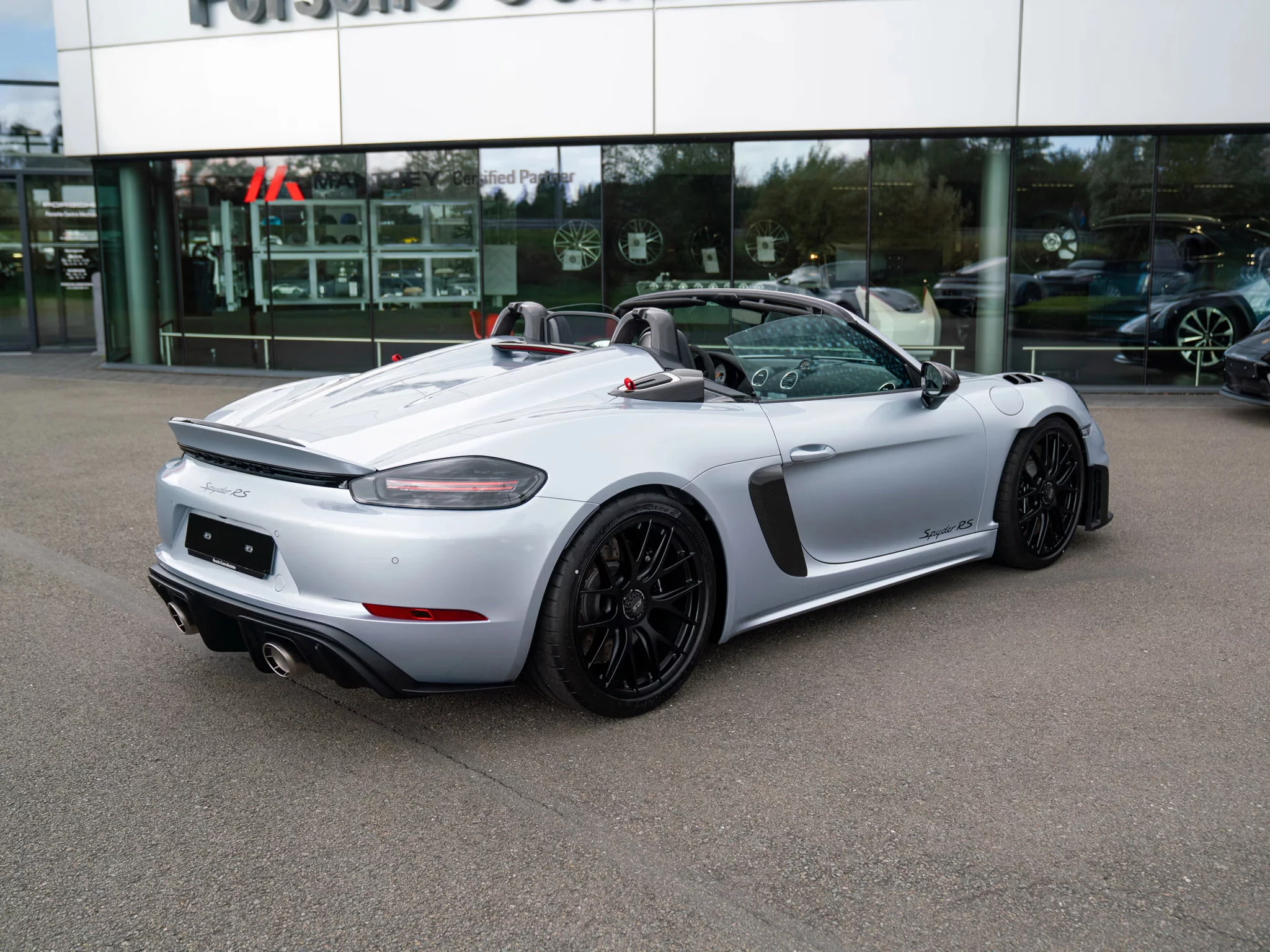 Polar Silver Metallic Porsche 718 Spyder RS