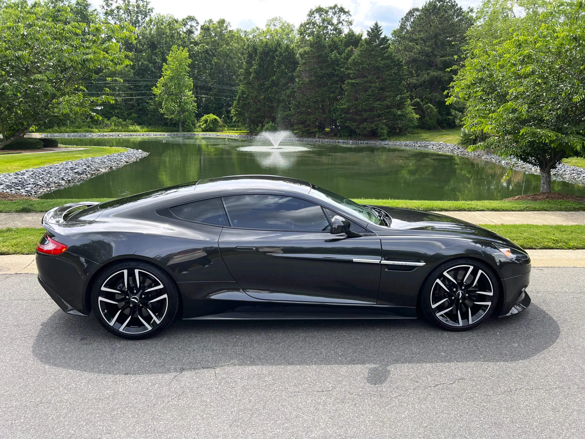 Ceramic Grey Aston Martin Vanquish