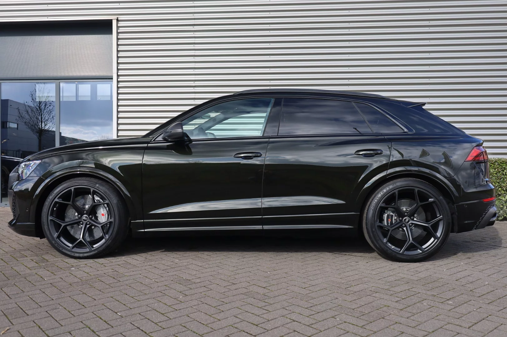 Dark Olive Metallic Audi RS Q8