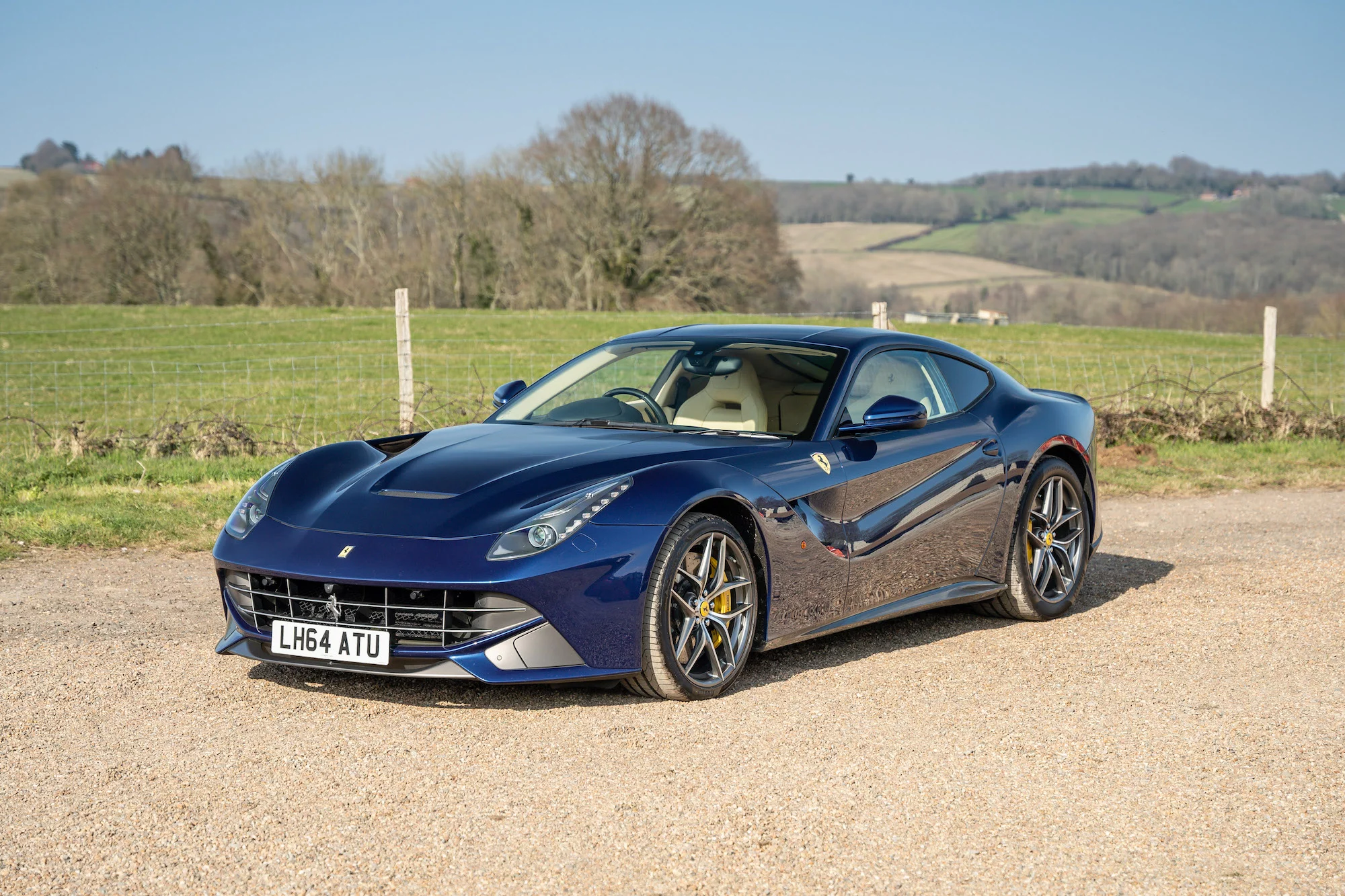 Blu Tour de France Ferrari F12