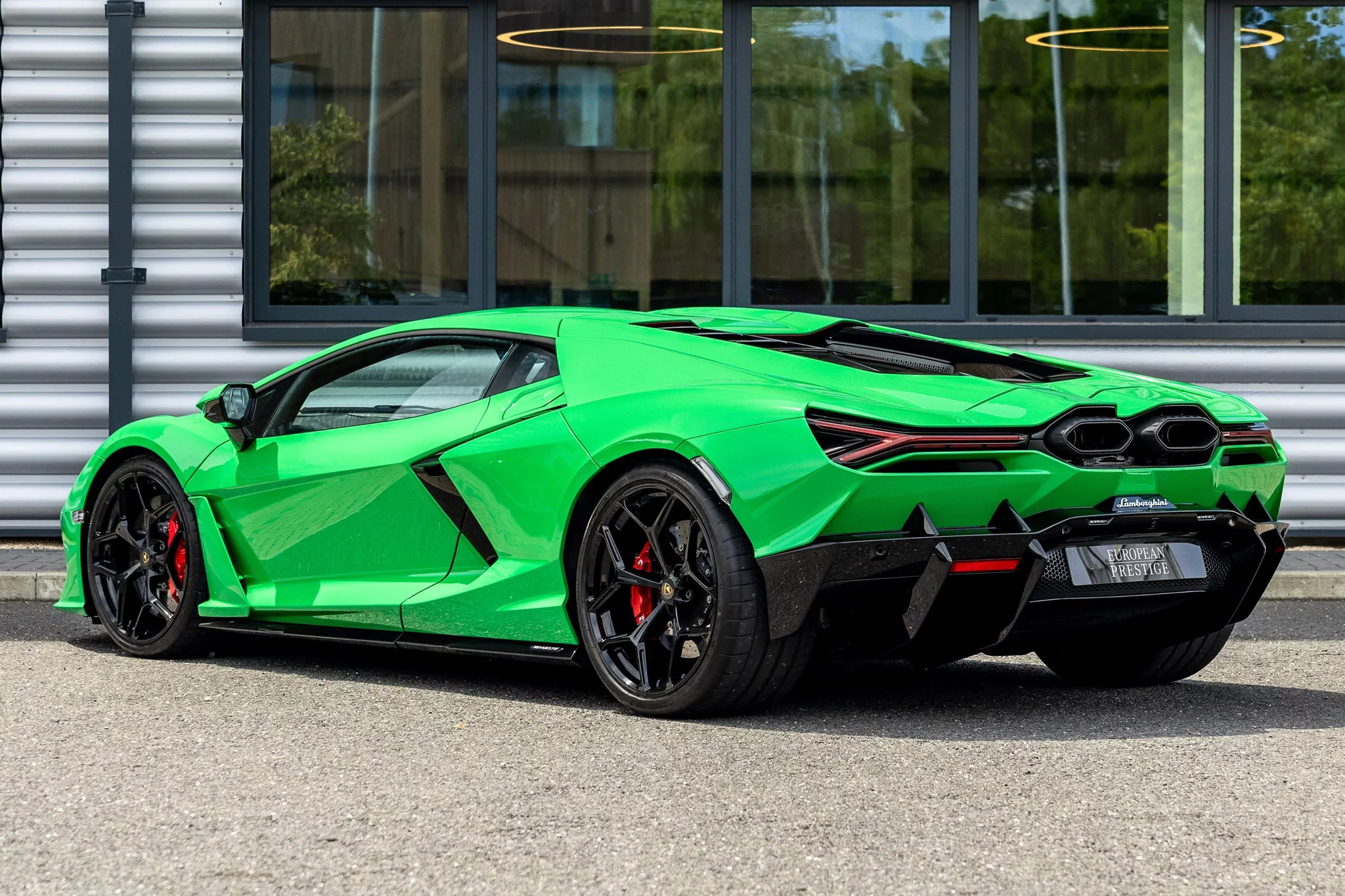 Verde Viper Lamborghini Revuelto