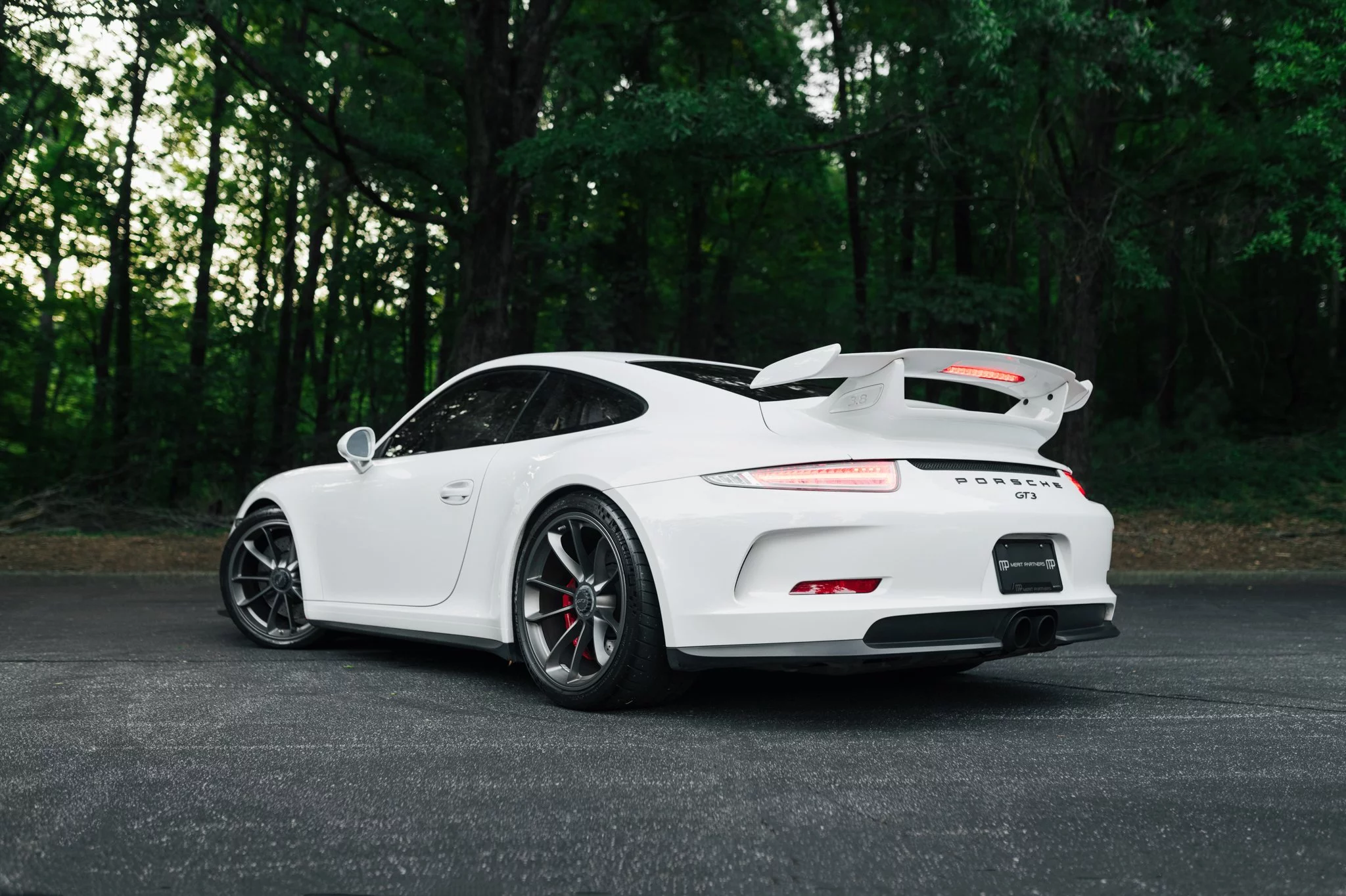 Pure White Porsche 911 GT3