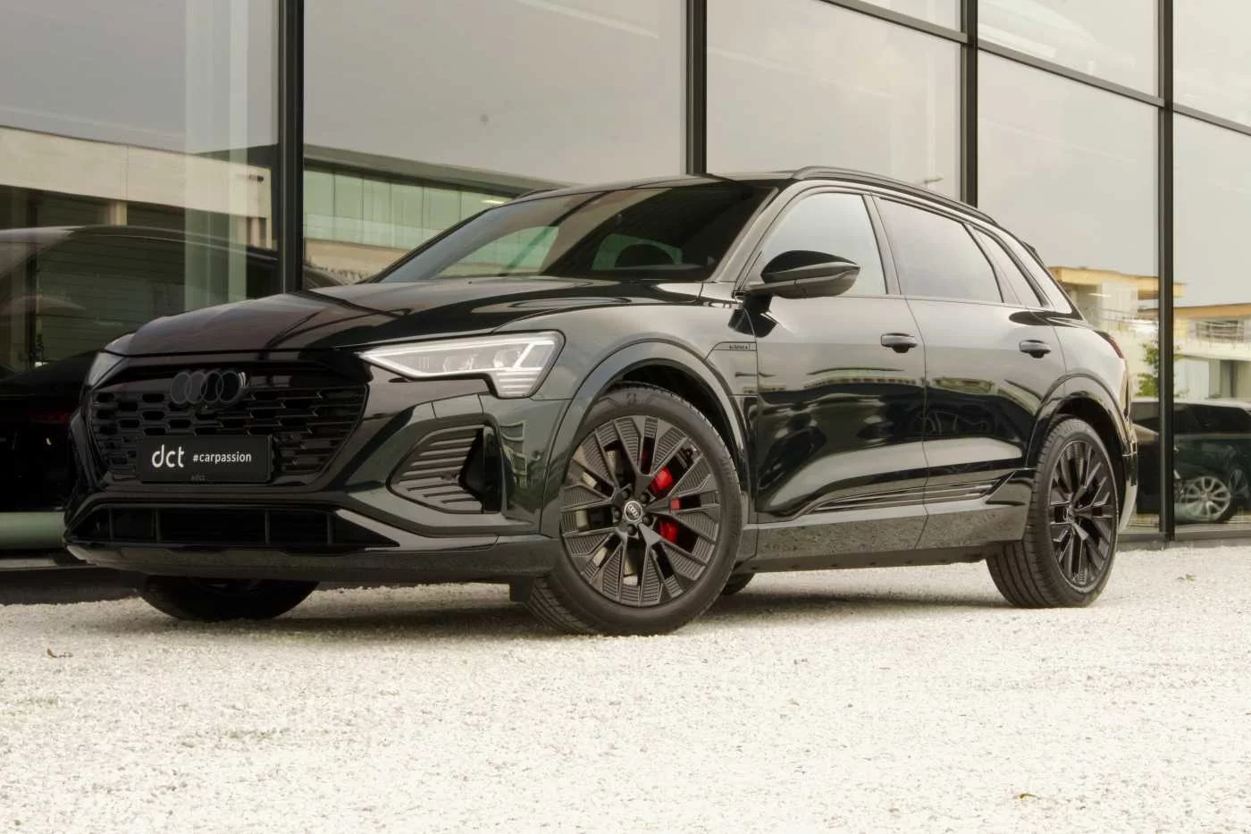 Deep Green Audi Q8 e-tron