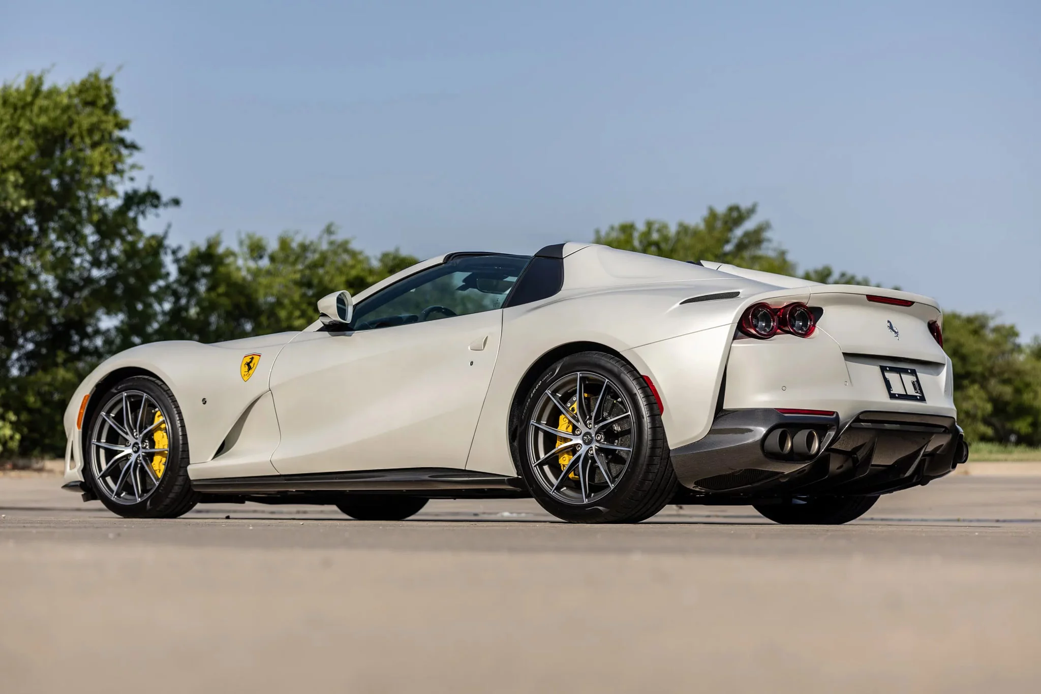 Bianco Italia Ferrari 812