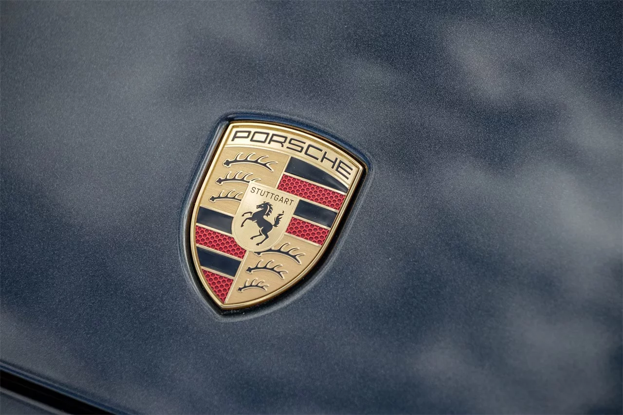 Volcano Grey Metallic Porsche Panamera