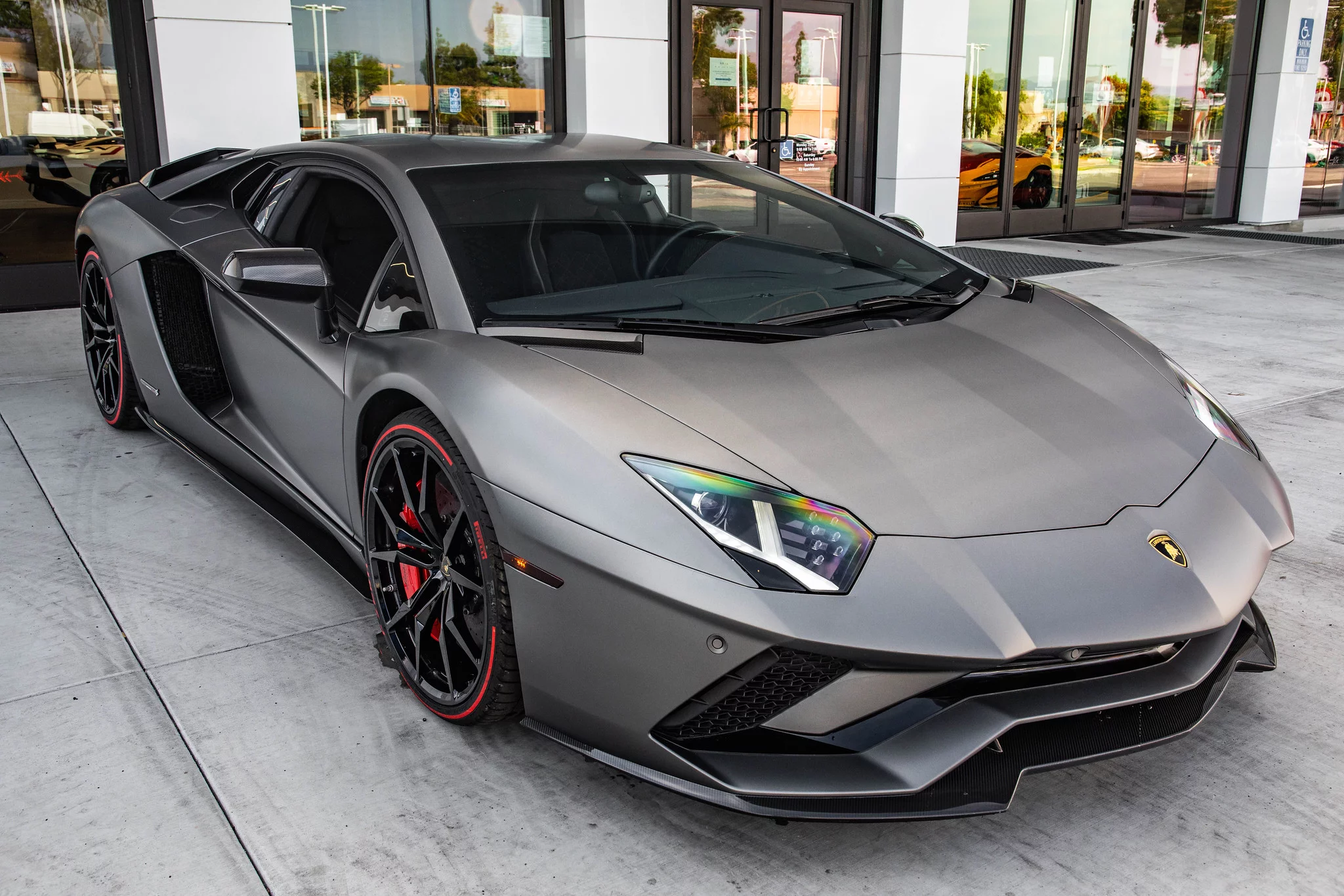 Grigio Titans Lamborghini Aventador