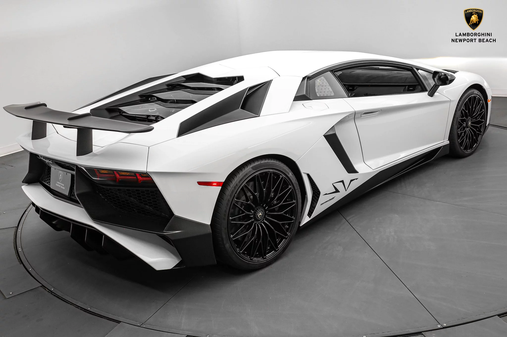 Bianco Isis Lamborghini Aventador