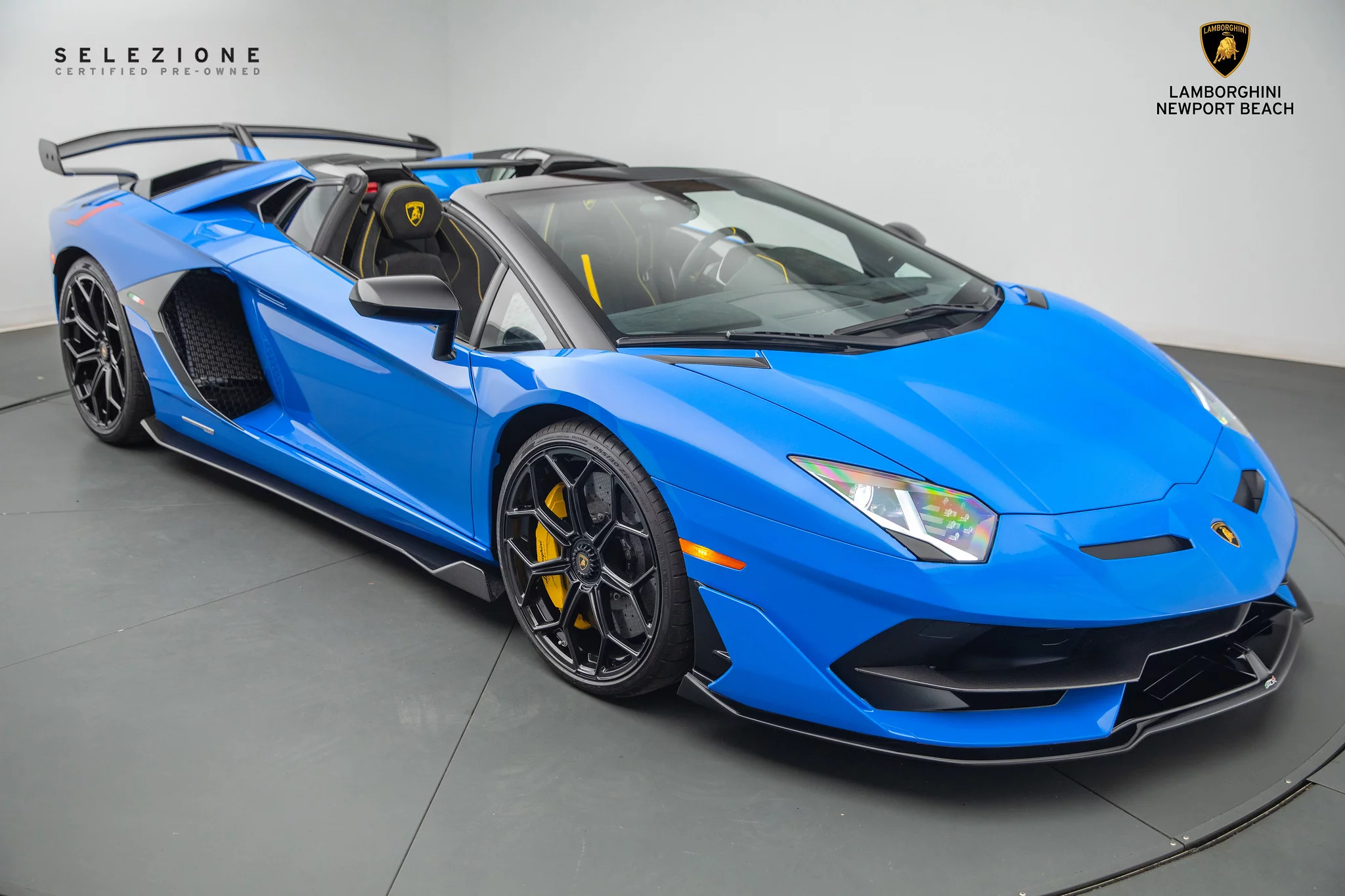 Blu Nila Lamborghini Aventador