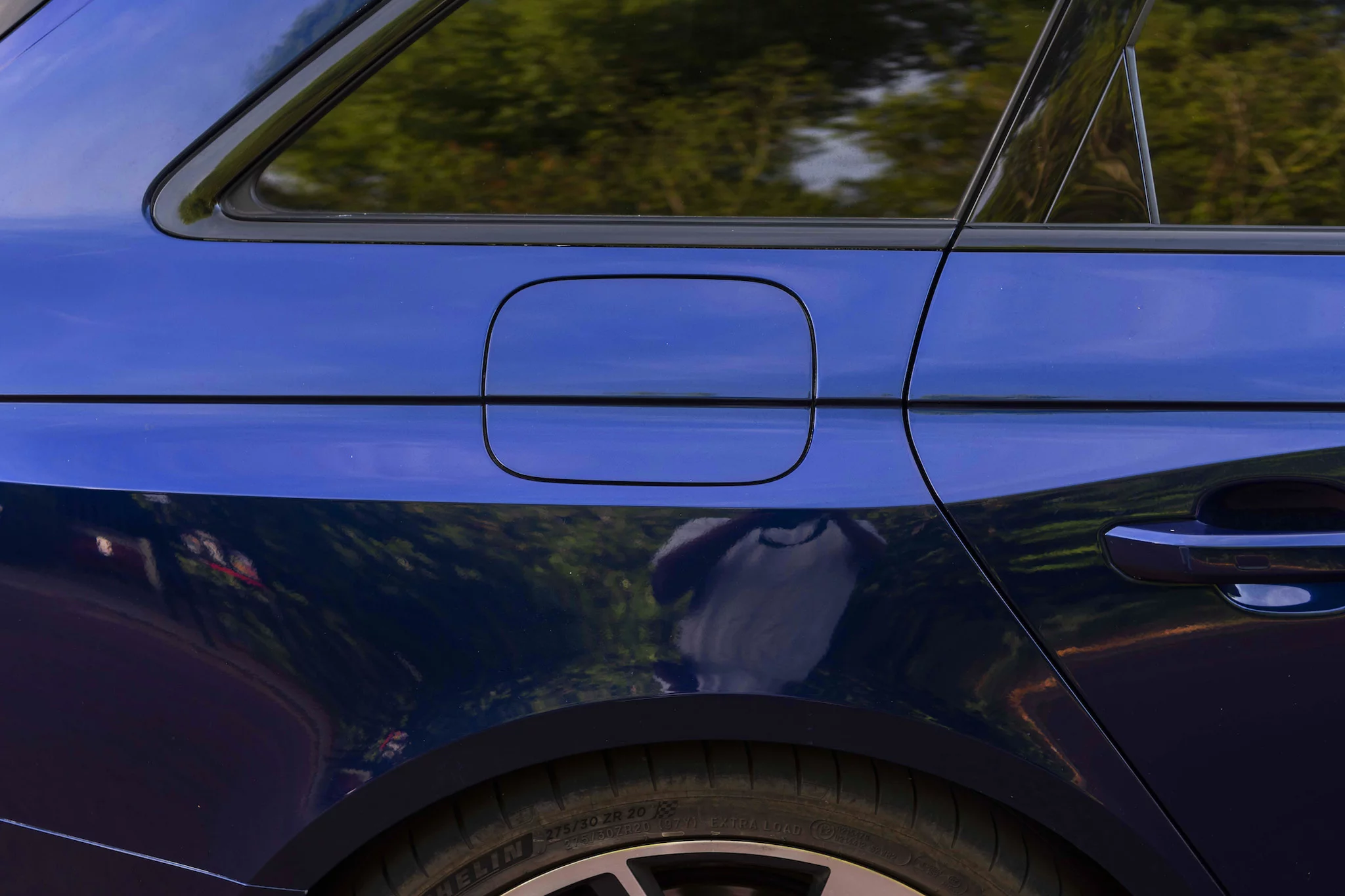 Navarra Blue Audi RS4 Avant