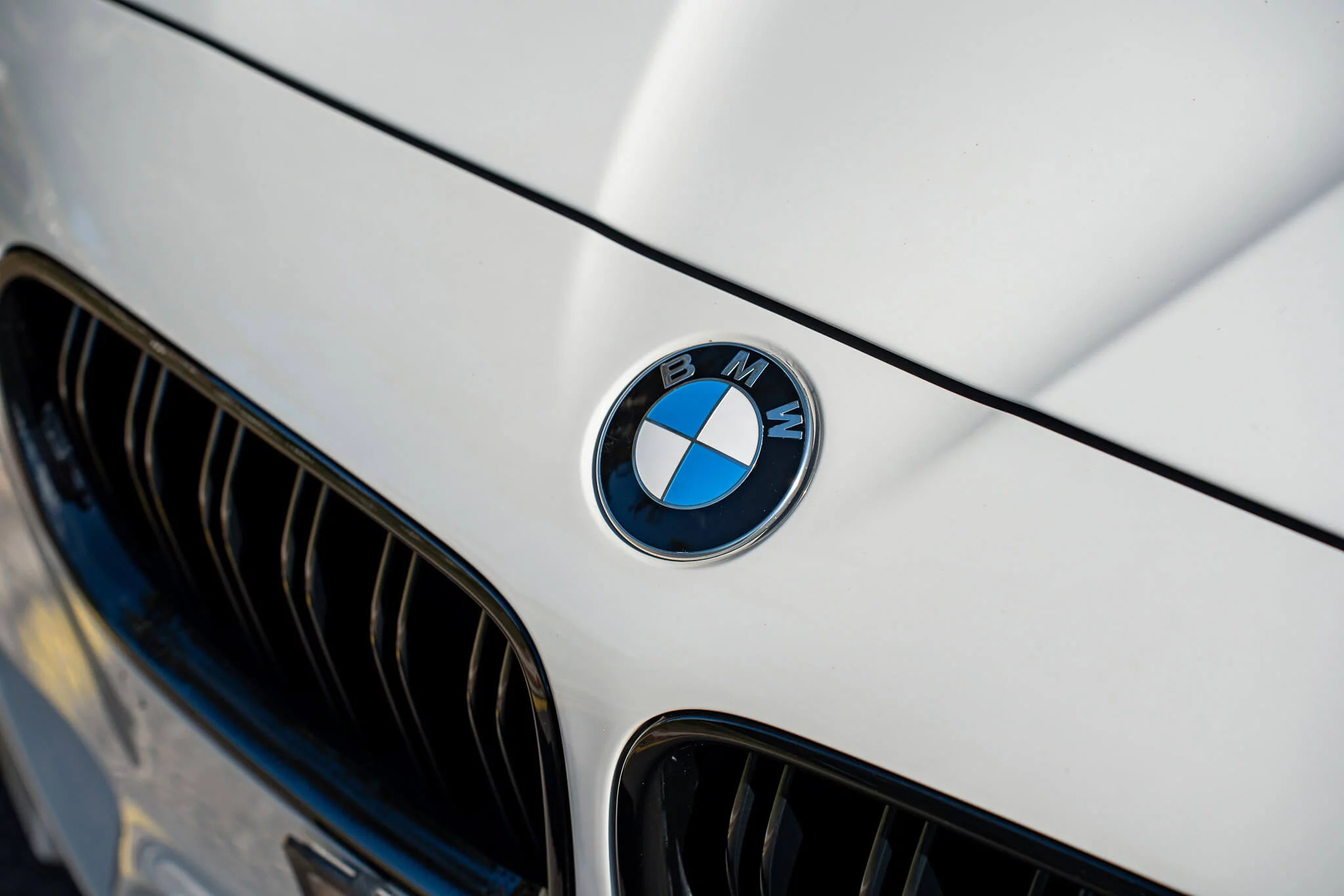 Alpine White III BMW M5