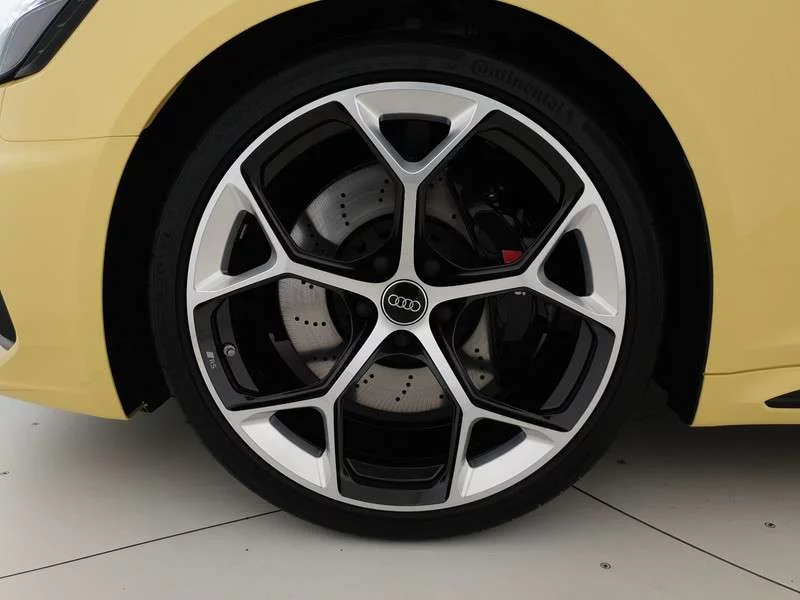 Helios Yellow Audi RS4 Avant