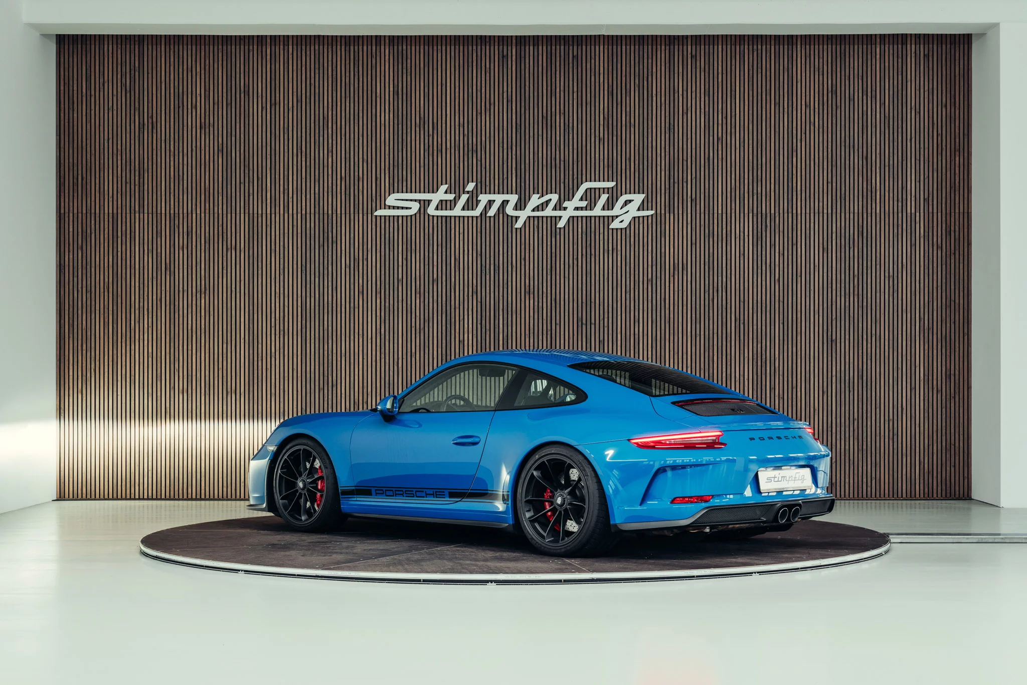 Turqoise Blue Porsche 911 GT3