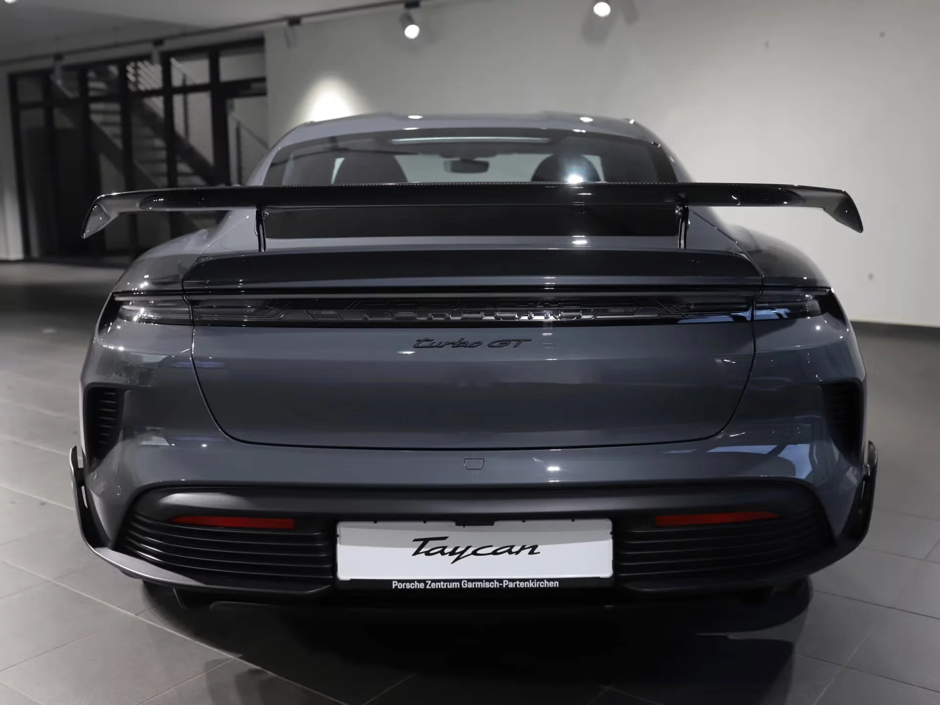 Grigio Telesto Porsche Taycan