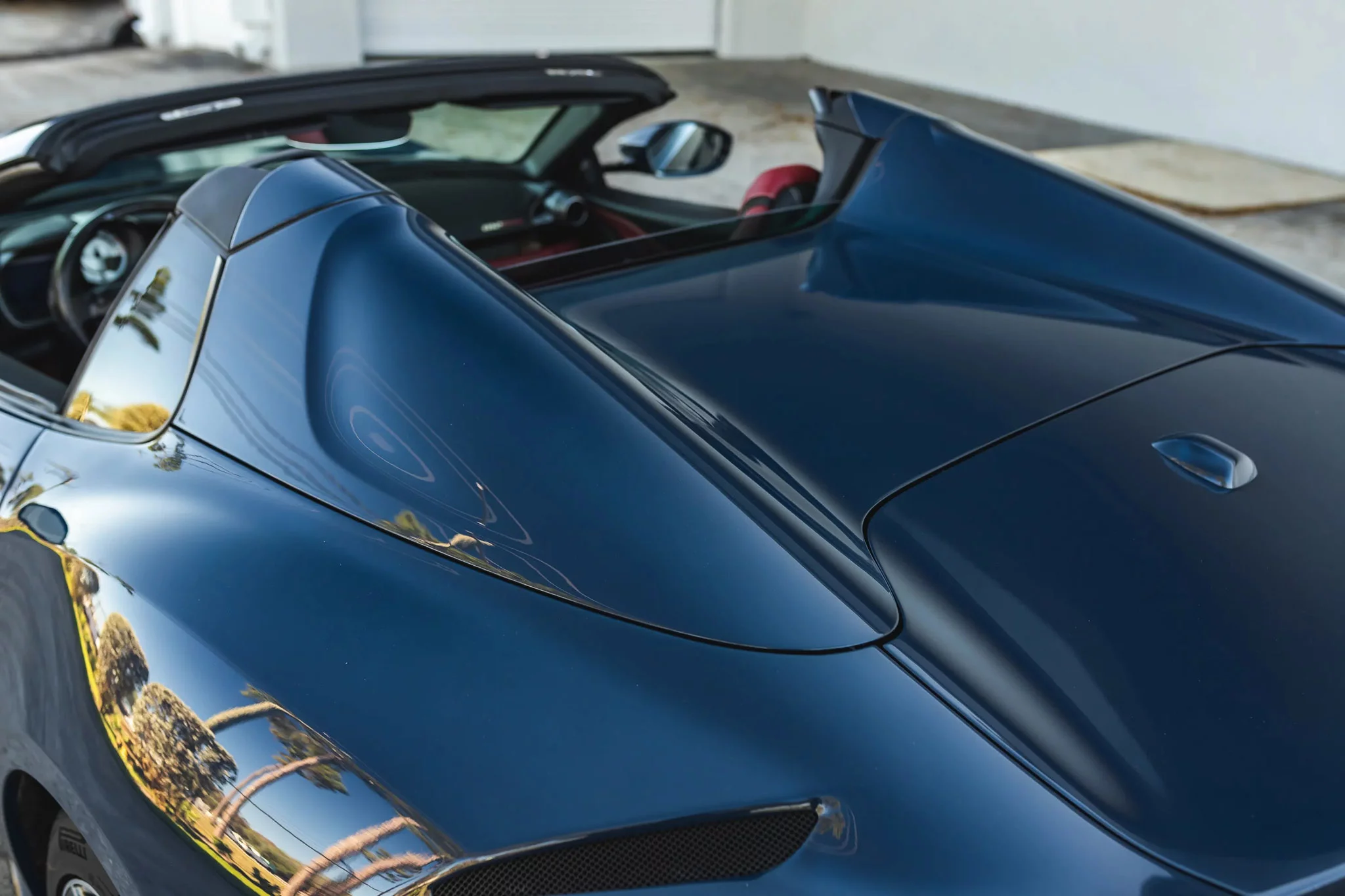 Blu Ahrabian Ferrari 812