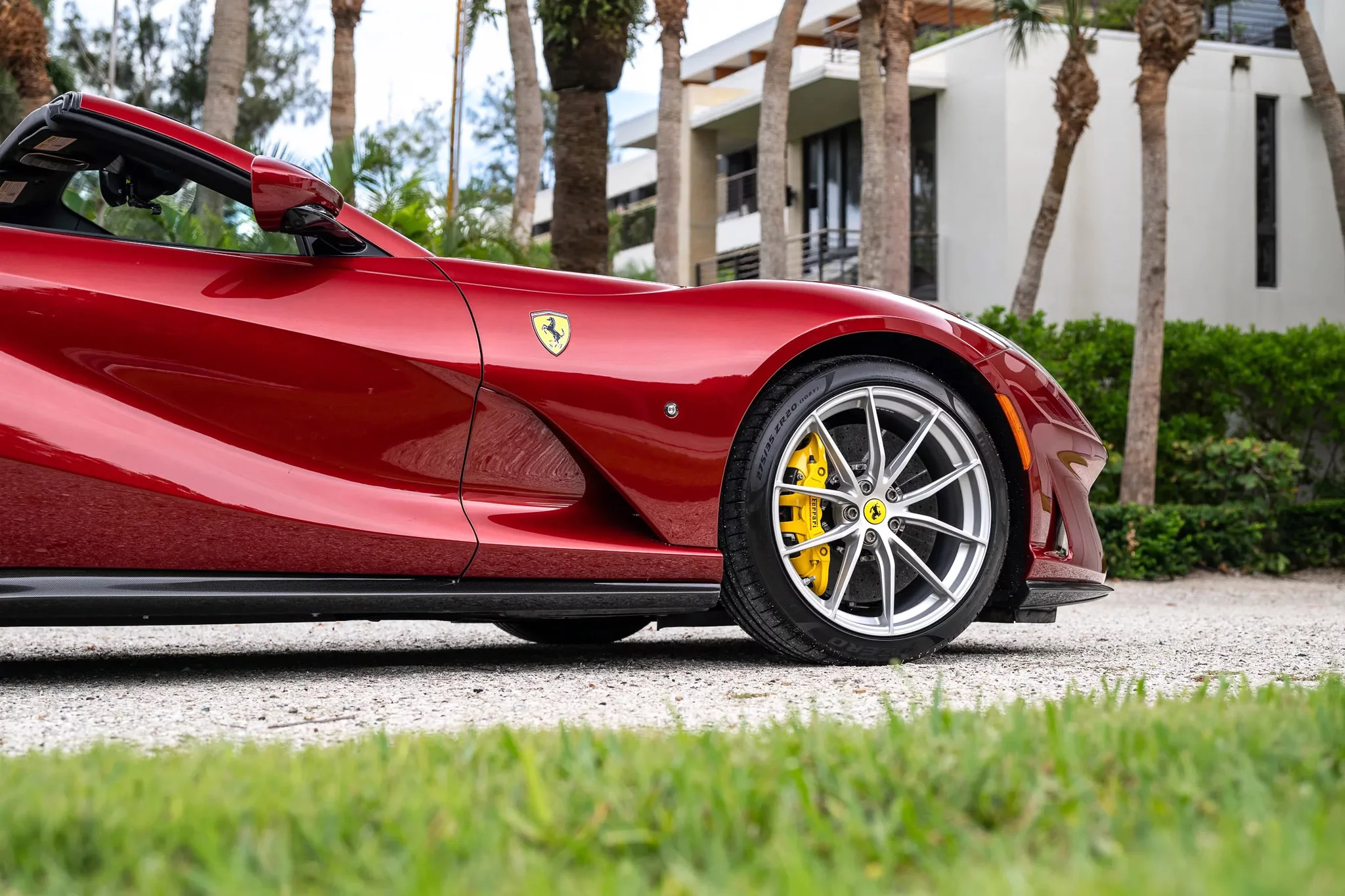 Rosso Fiorano Ferrari 812