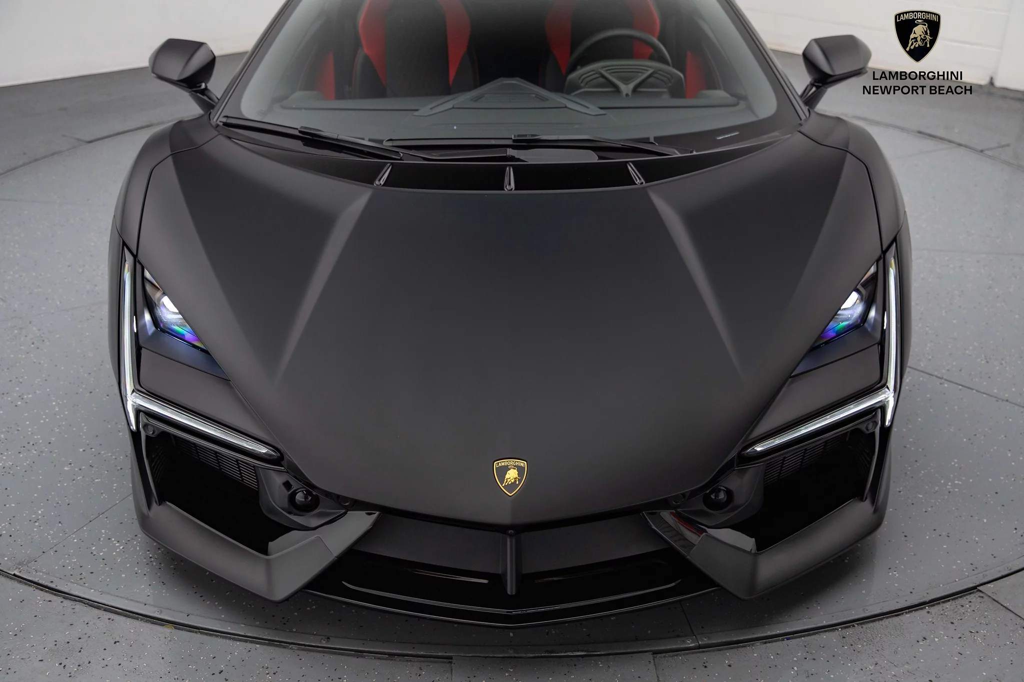 Nero Nemesis Lamborghini Revuelto