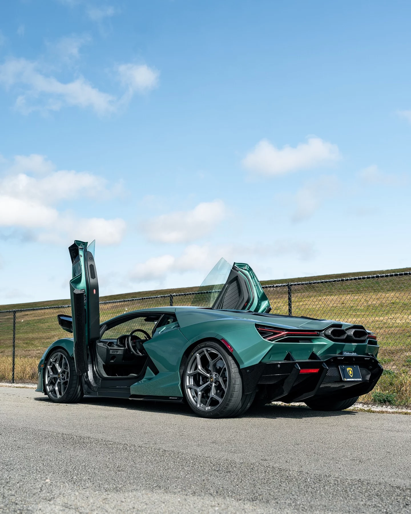 Verde Campus Lamborghini Revuelto
