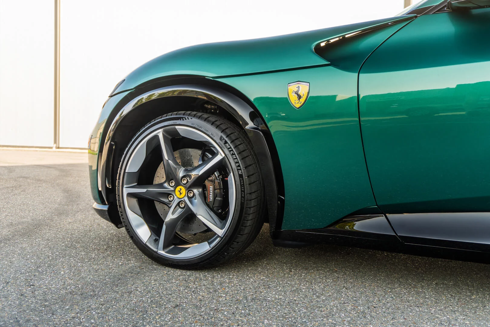 Verde Pino Ferrari Purosangue