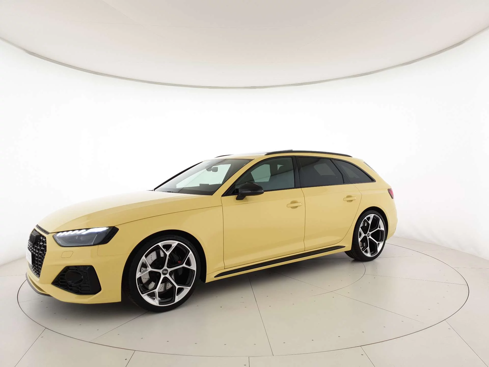 Helios Yellow Audi RS4 Avant