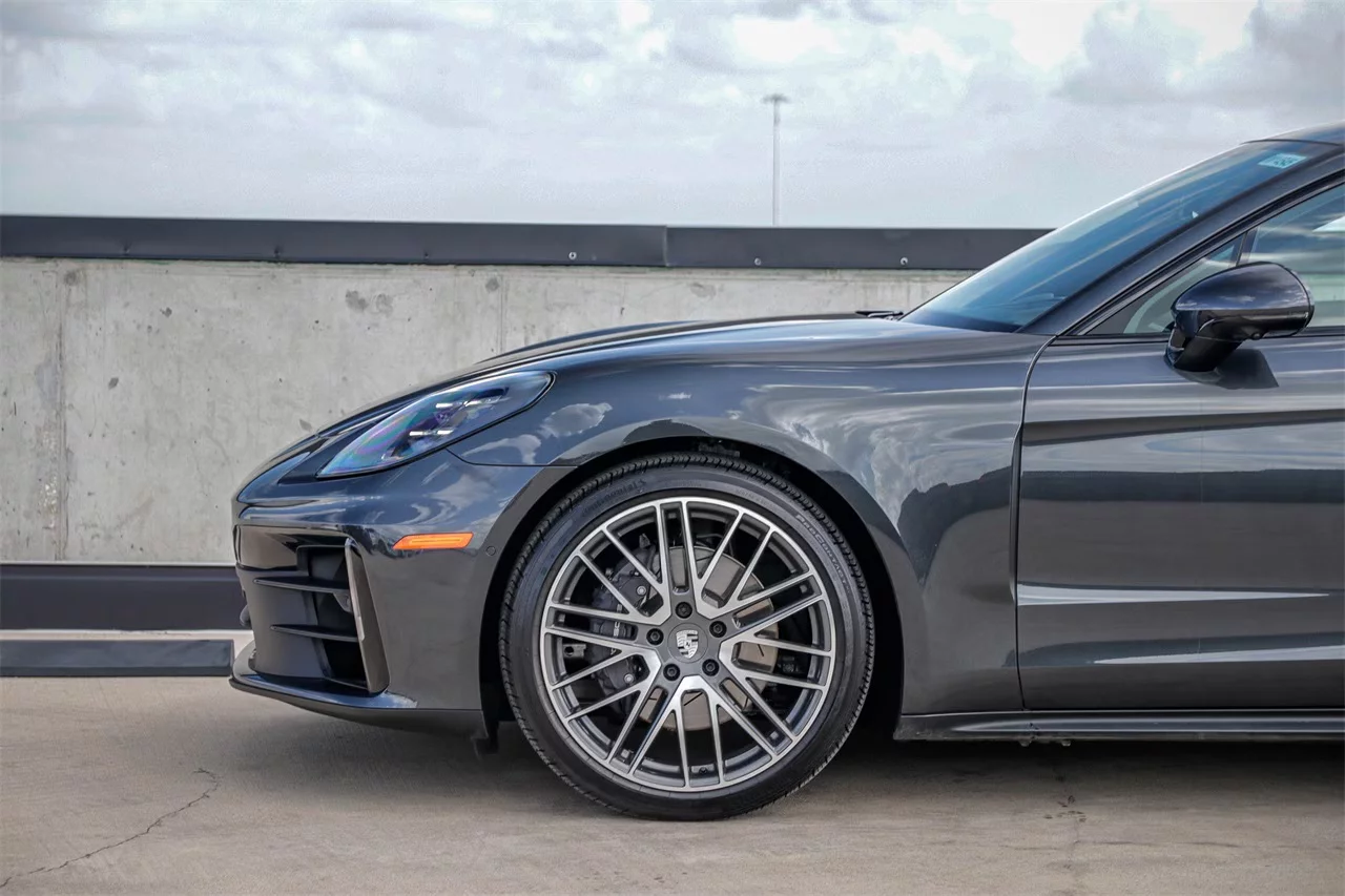 Volcano Grey Metallic Porsche Panamera