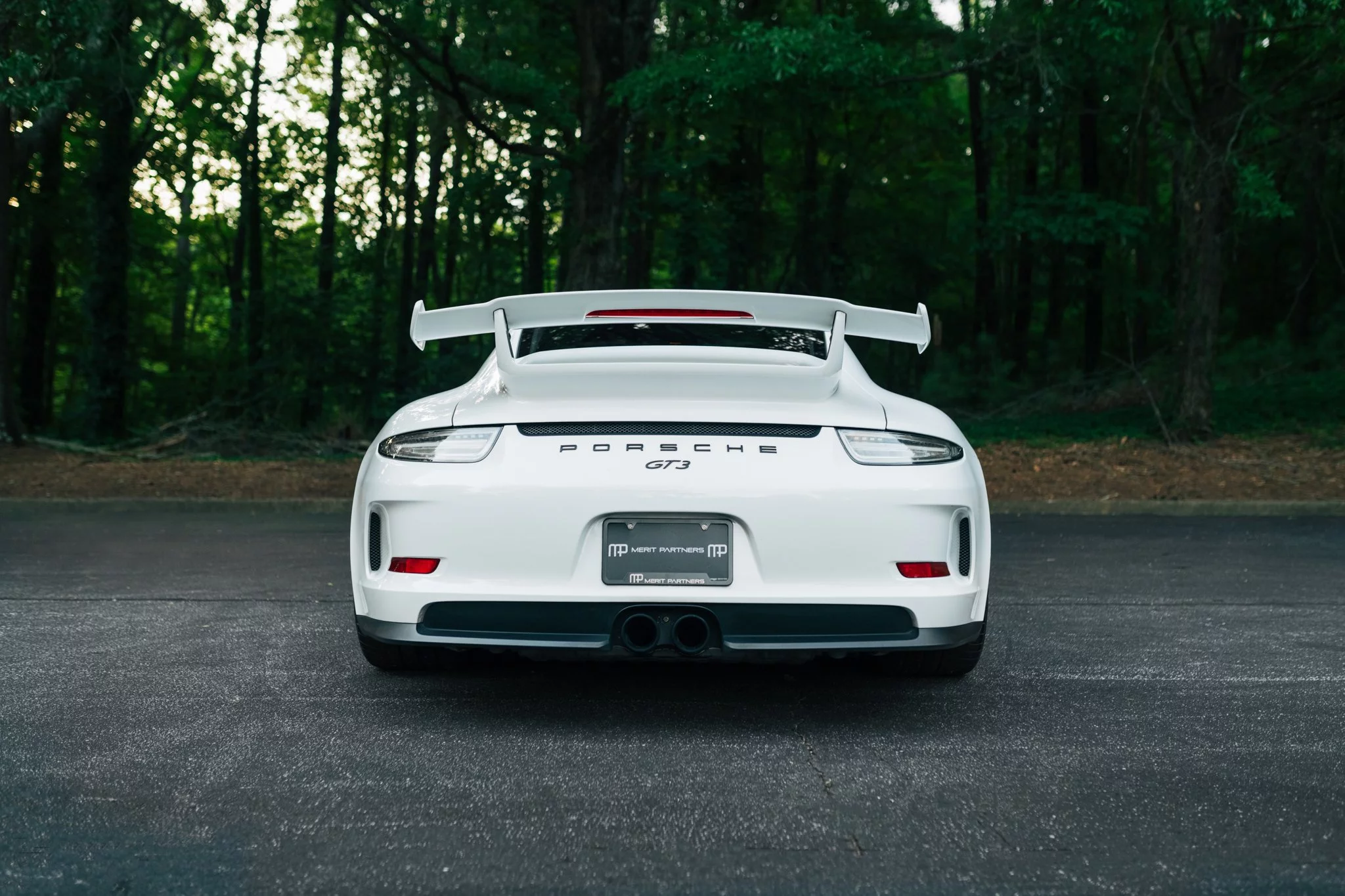 Pure White Porsche 911 GT3