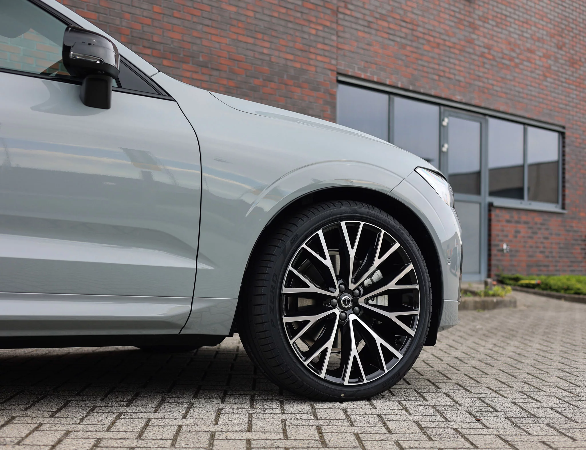 Vapour Grey Volvo XC60