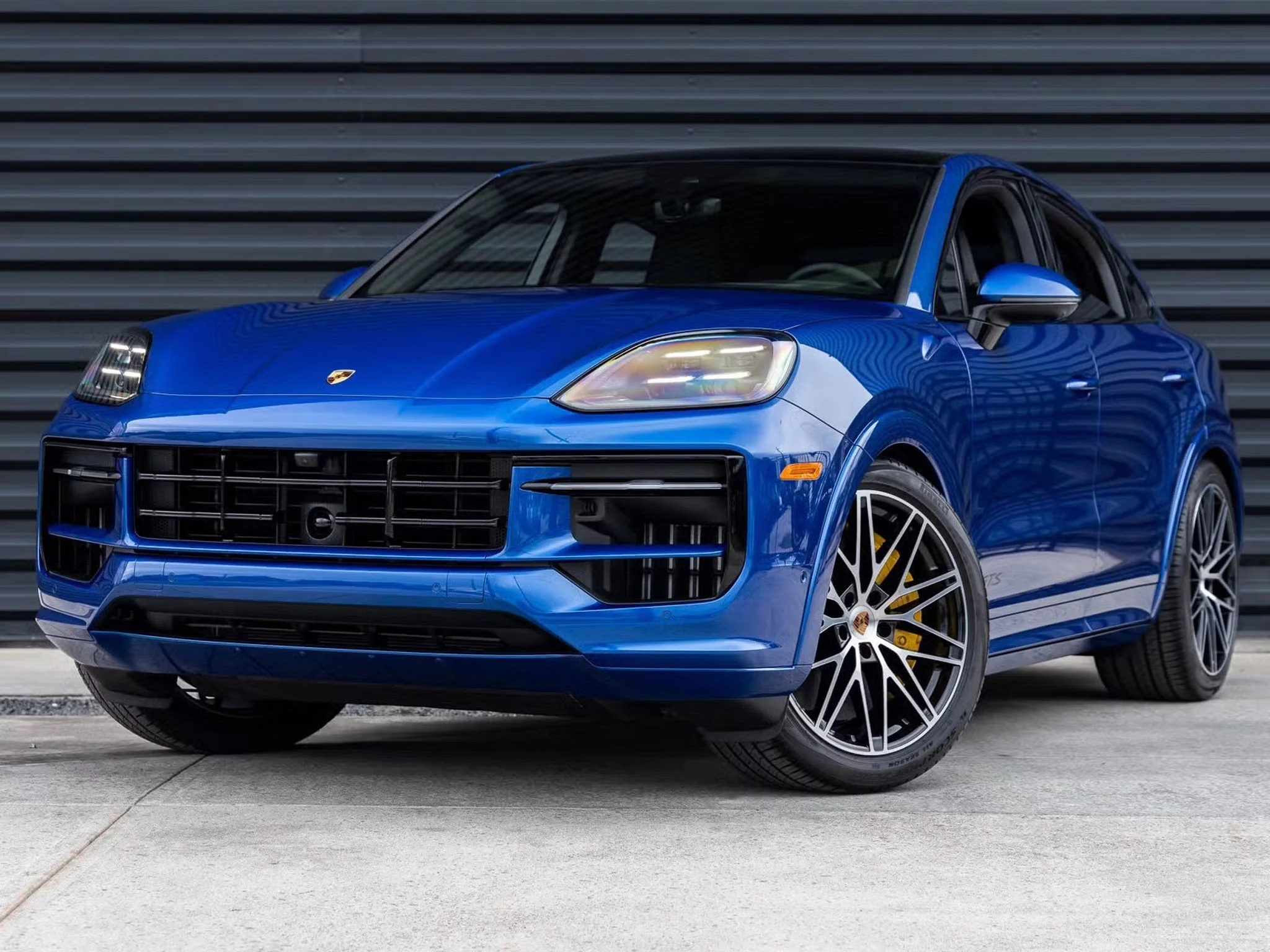 Sepang Blue Porsche Cayenne