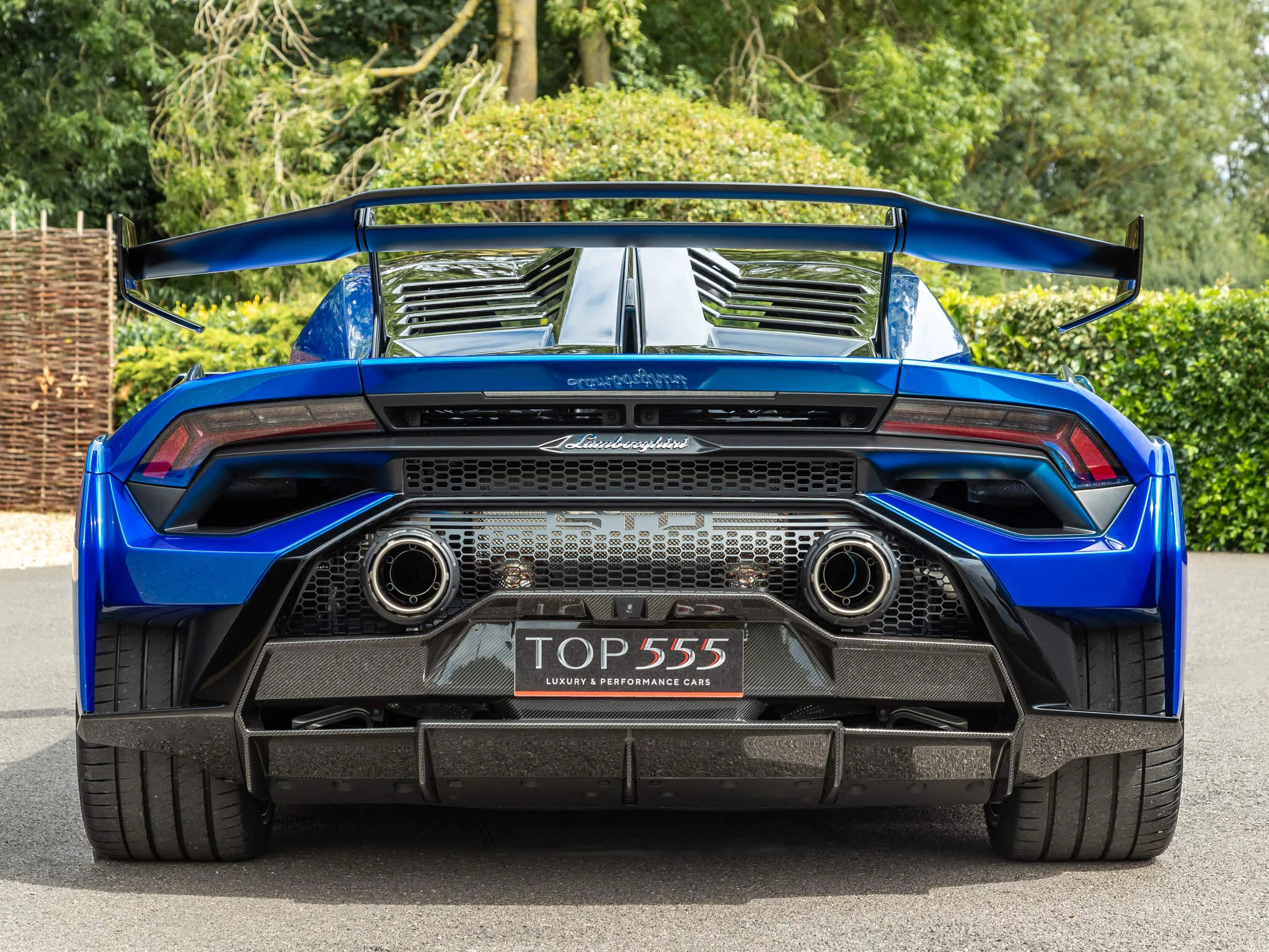 Blu Nethuns Lamborghini Huracán