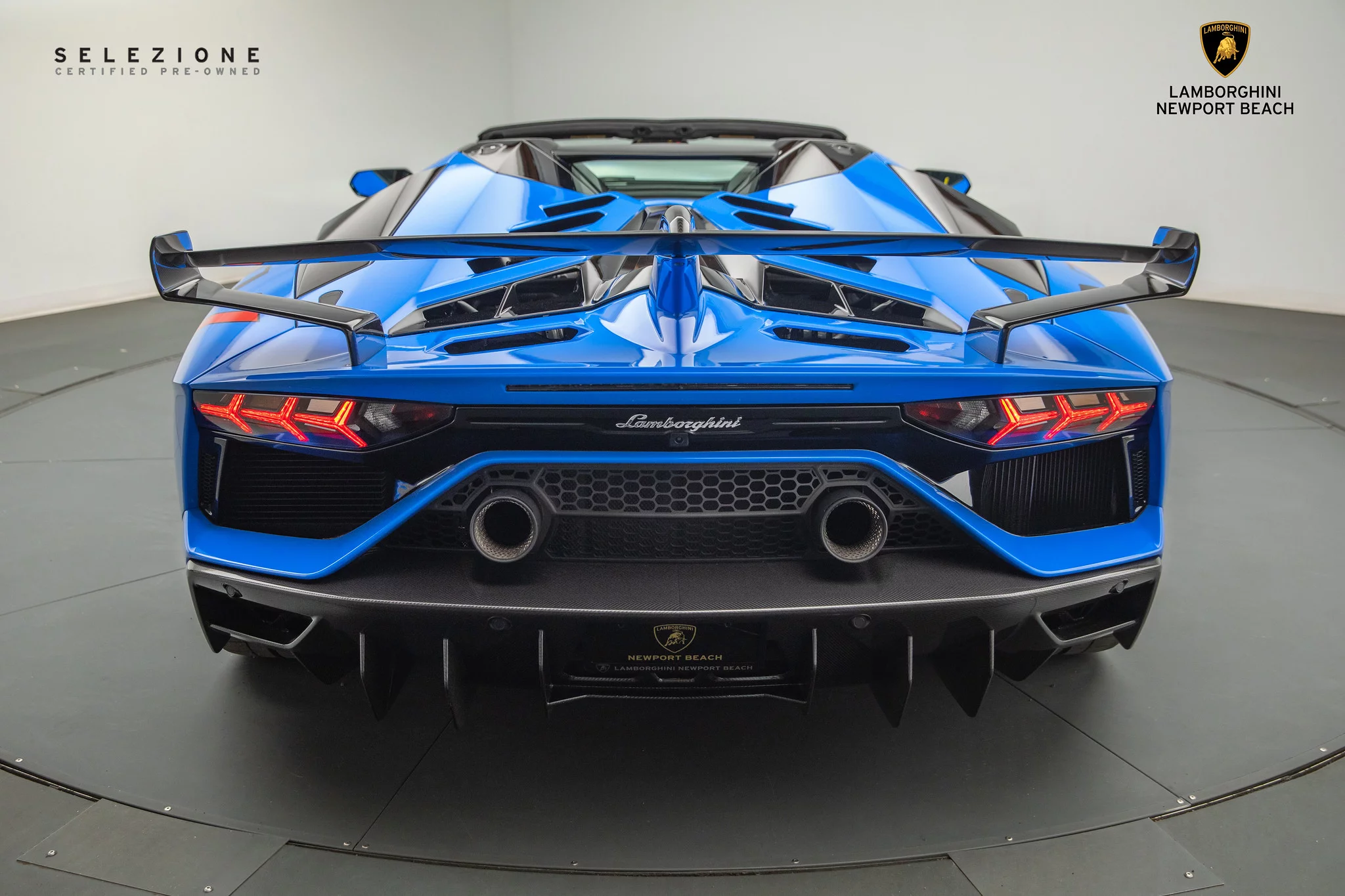 Blu Nila Lamborghini Aventador