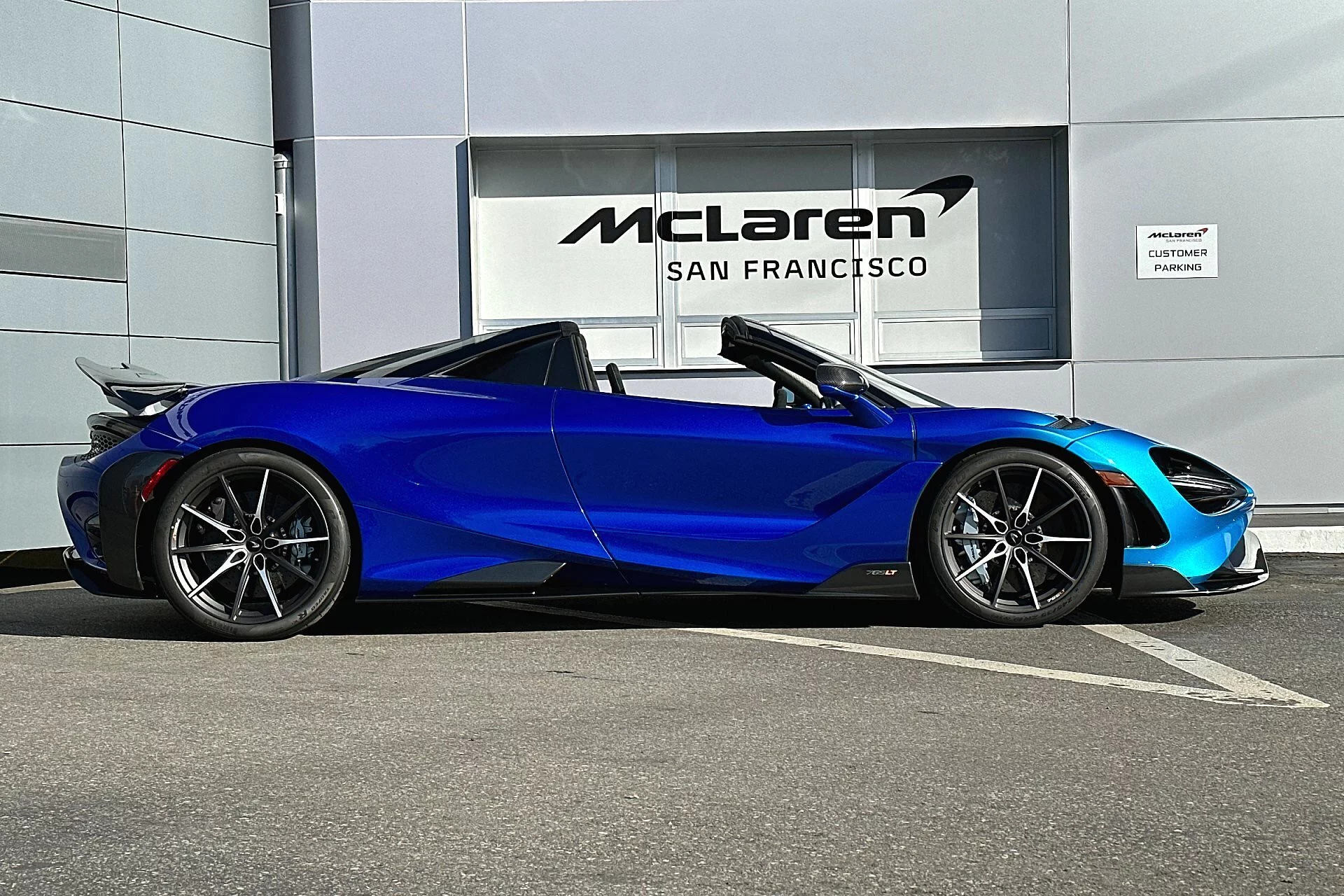 Ludus Blue McLaren 765LT