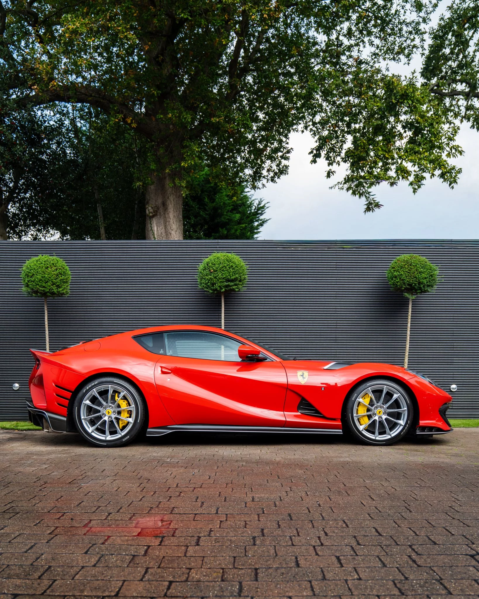 Rosso Cina Ferrari 812