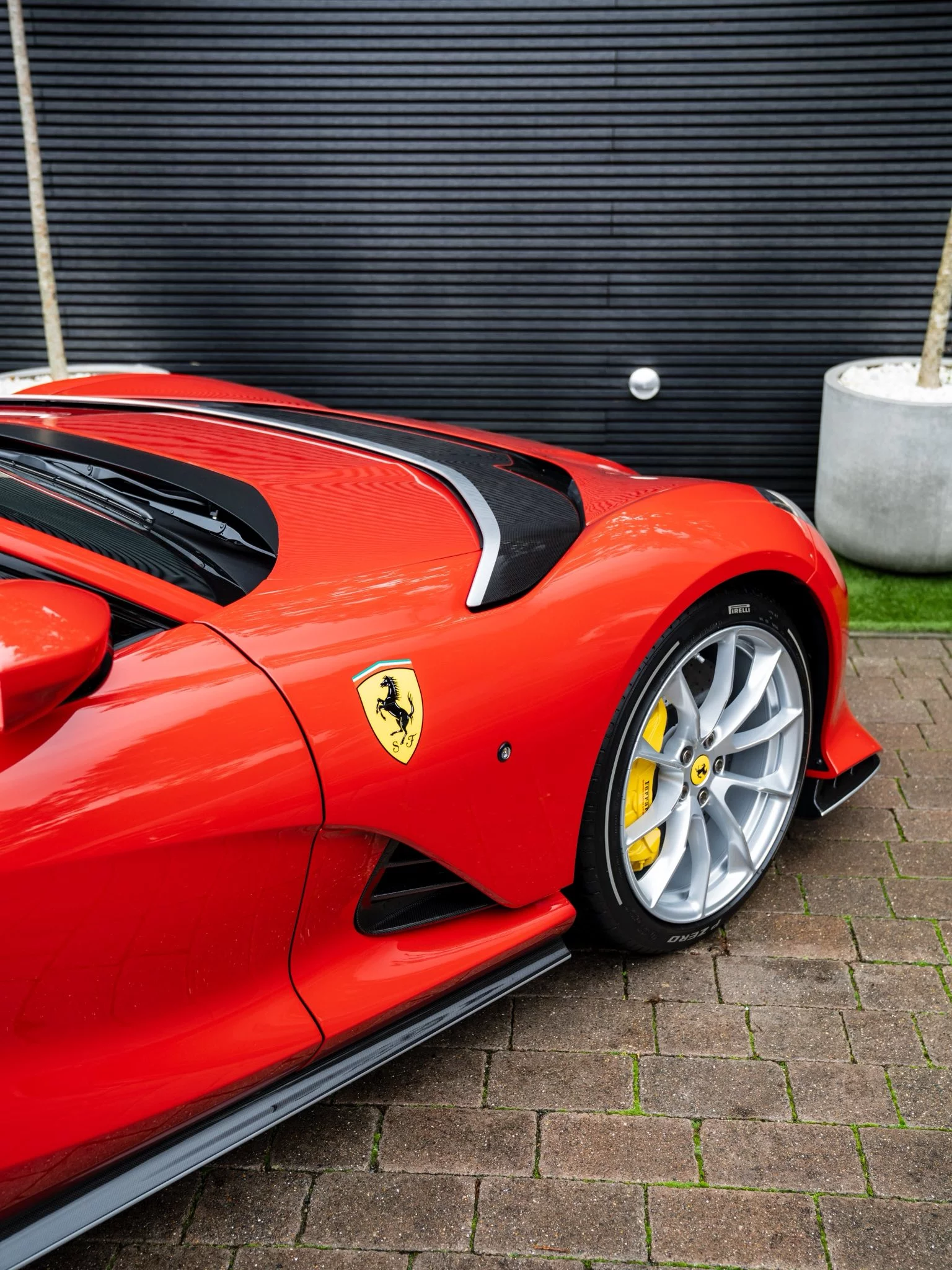 Rosso Cina Ferrari 812