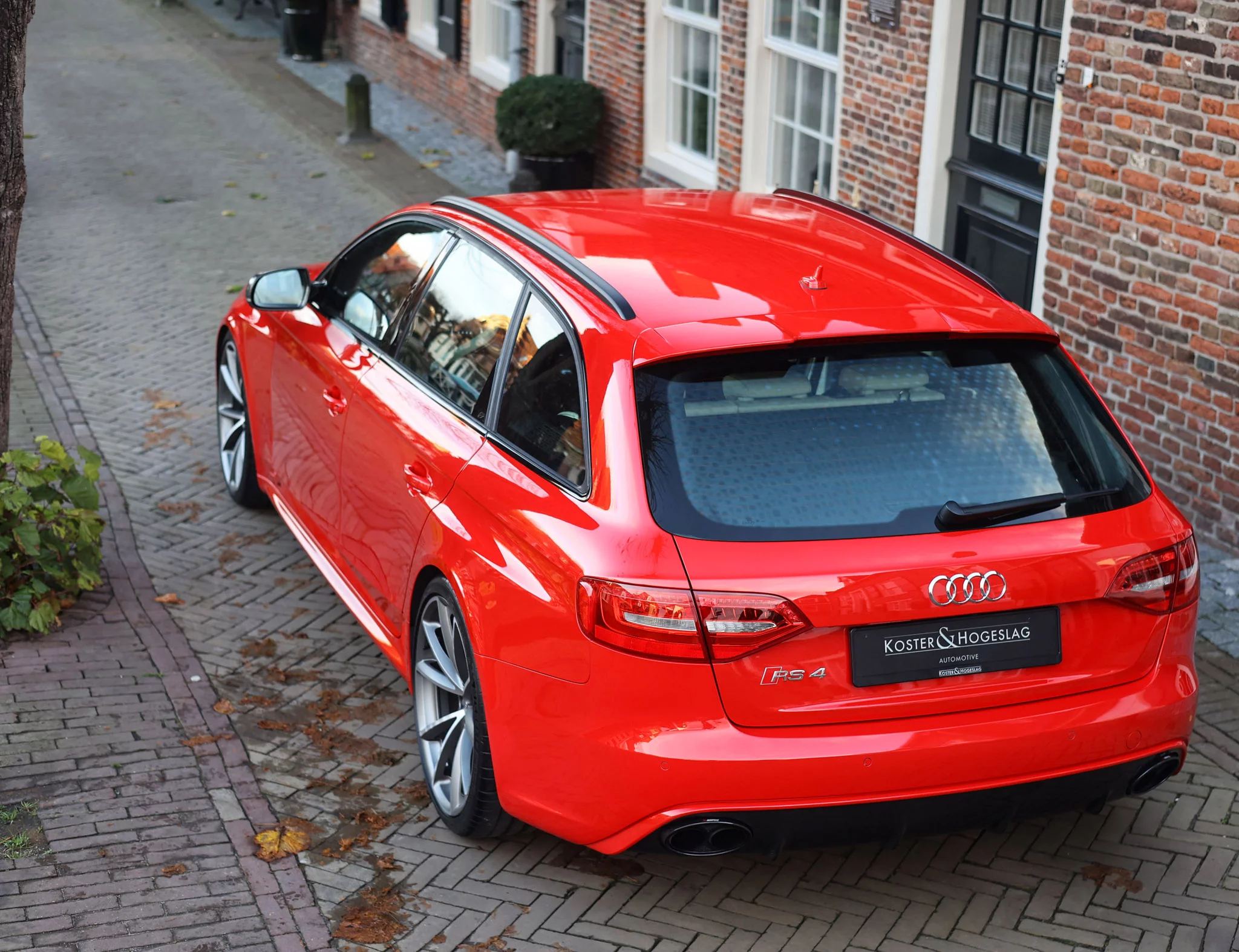 Misano Red Audi RS4 Avant
