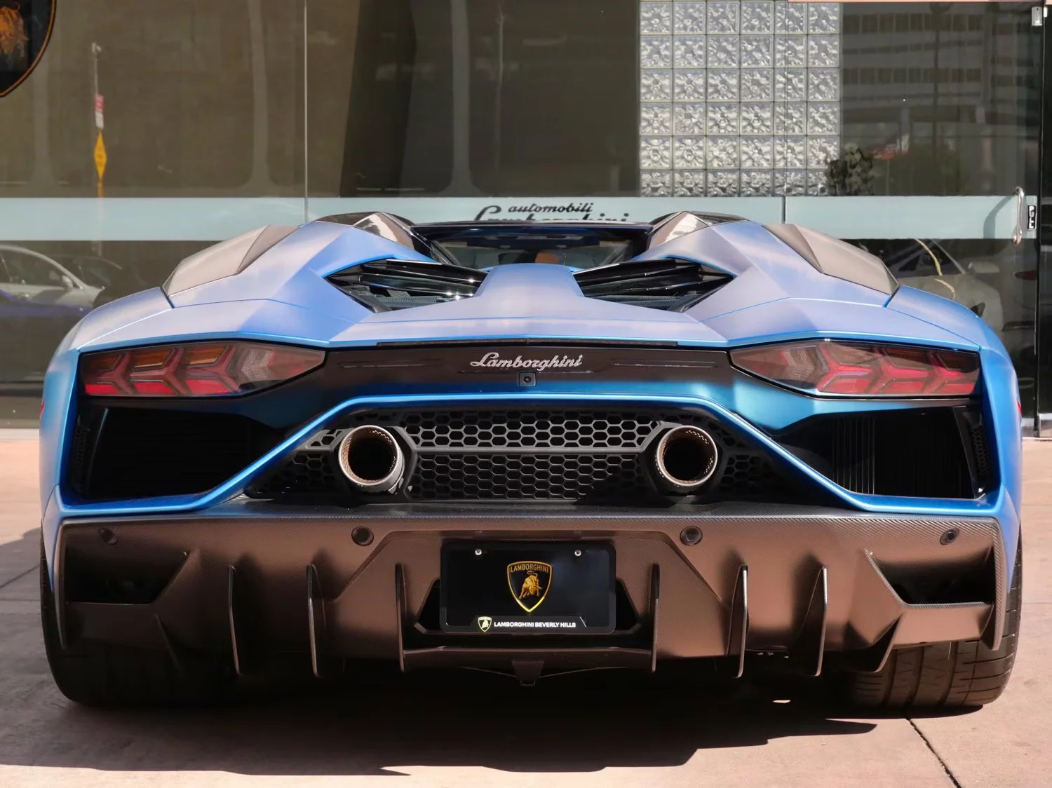 Blu Arione Lamborghini Aventador