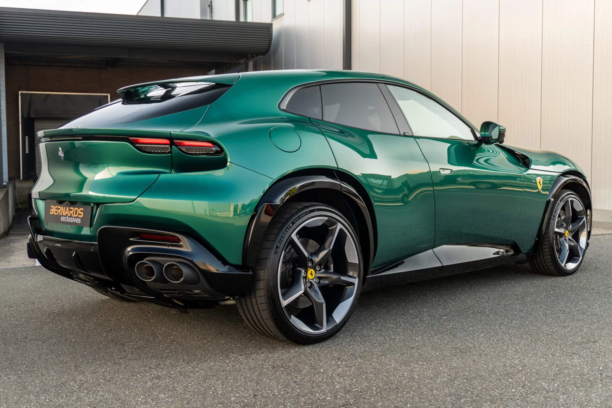 Verde Pino Ferrari Purosangue