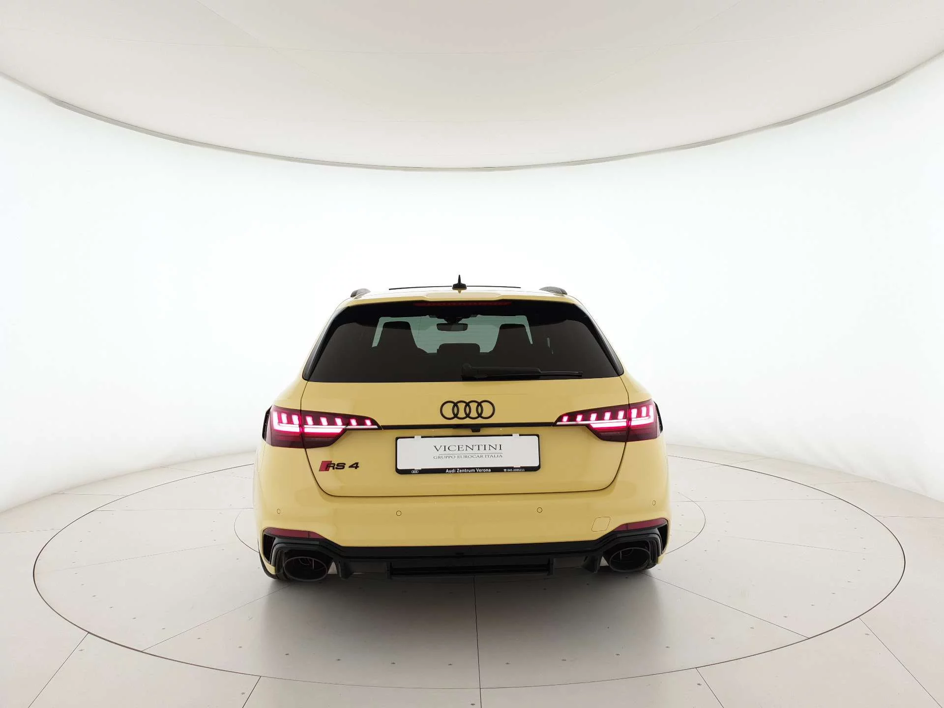 Helios Yellow Audi RS4 Avant